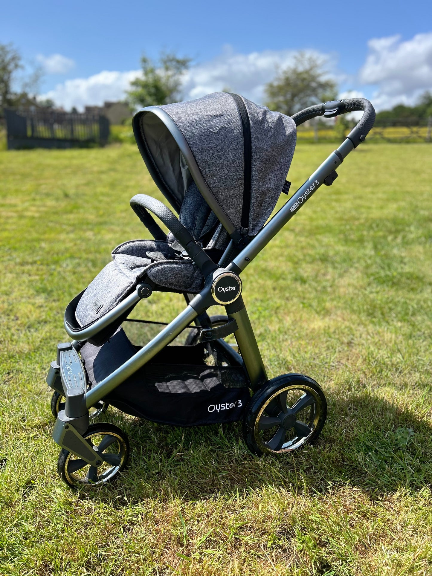 Babystyle Oyster 3 in City Grey Finish Luxury Edition in Mercury