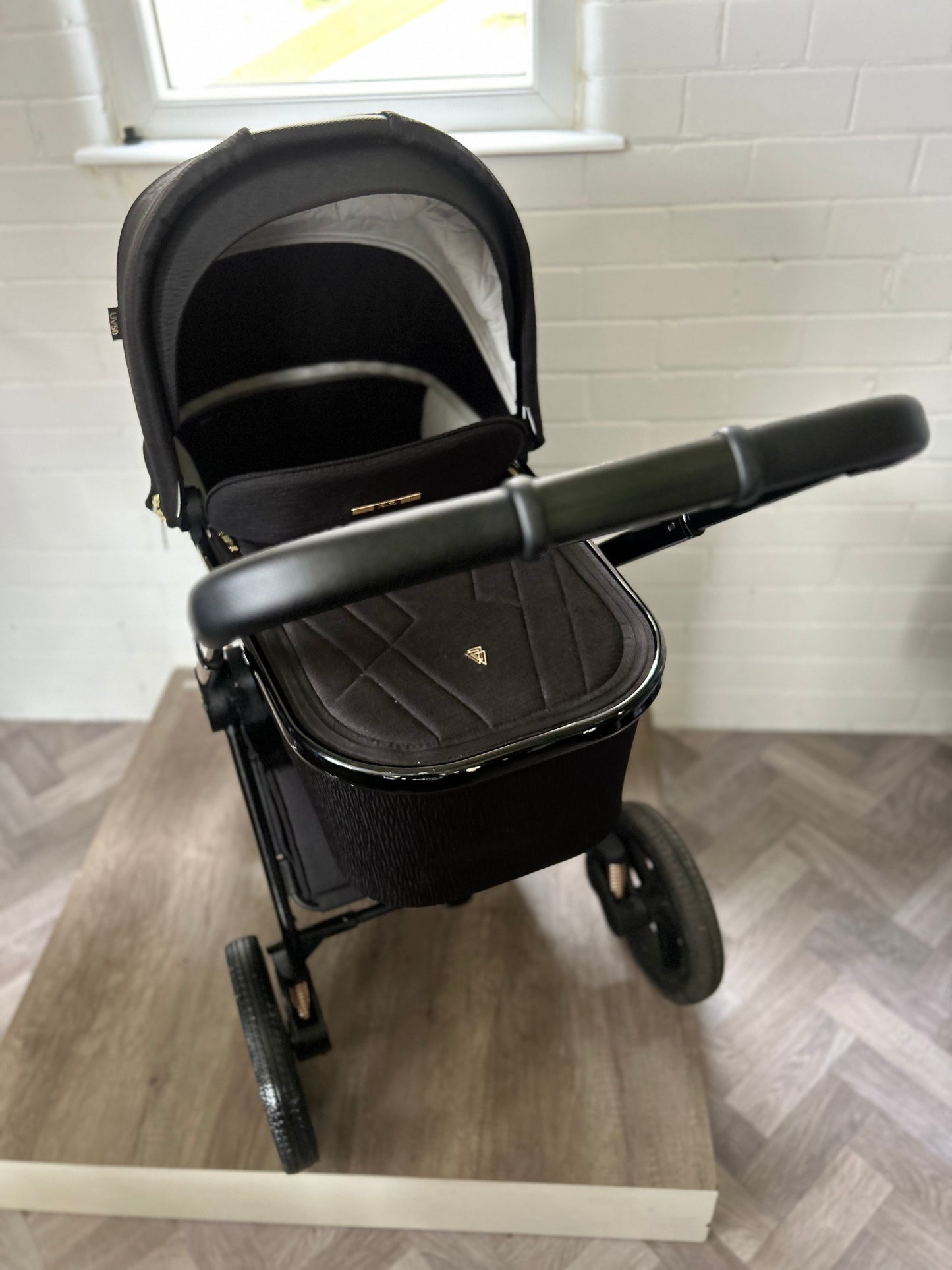 Venicci Tinum Upline Full Travel System - All Black