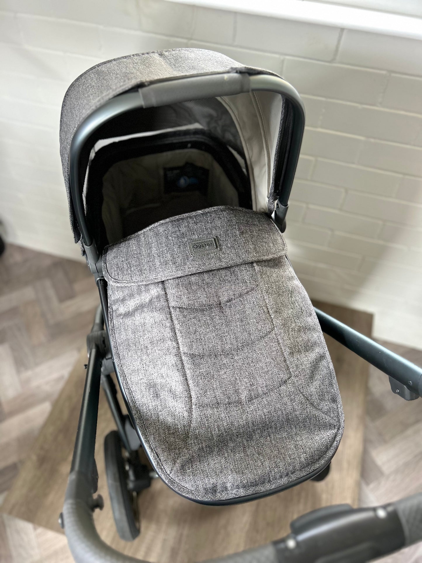 Babystyle Oyster 3 in City Grey Finish Luxury Edition in Mercury