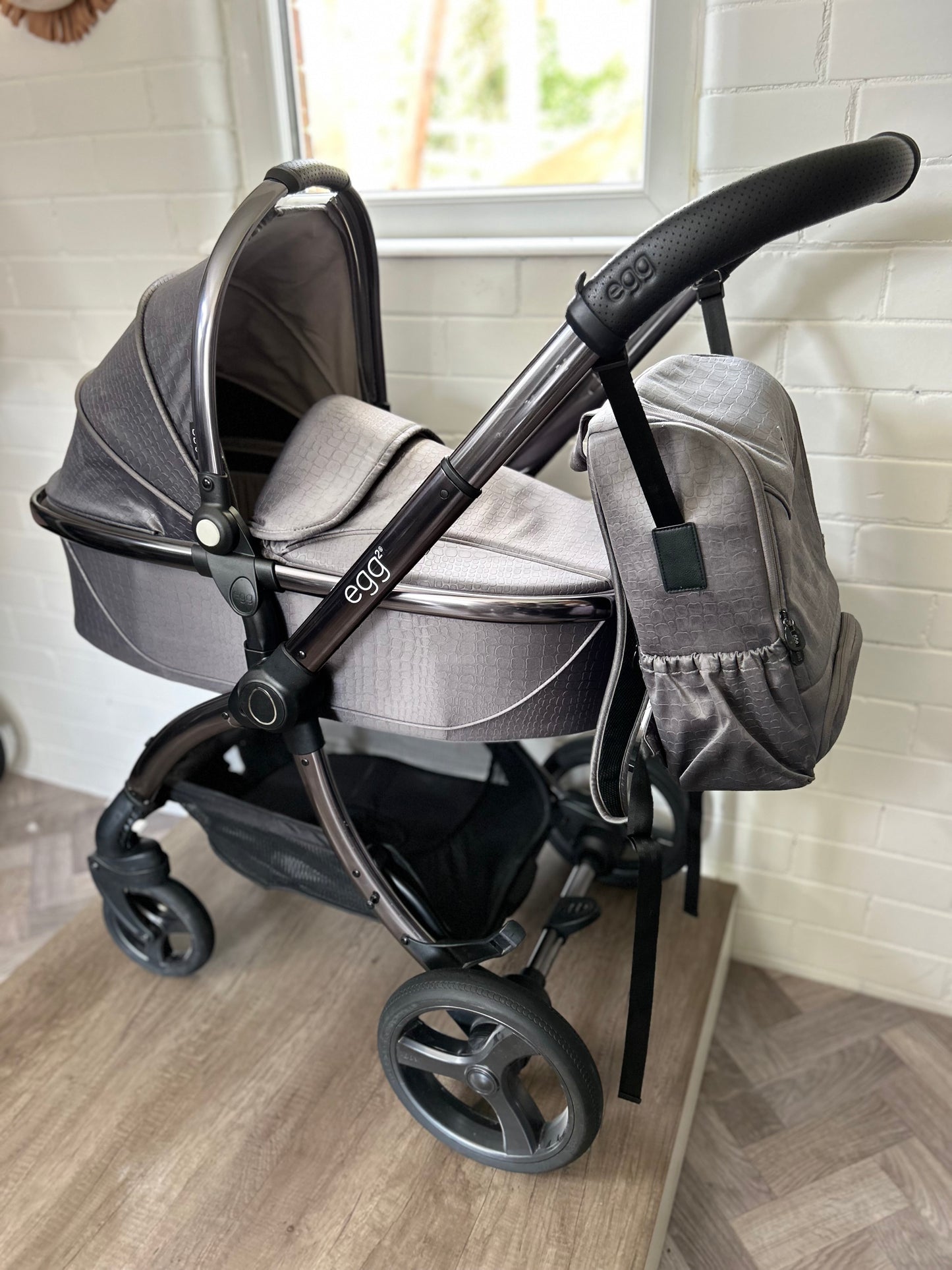 Egg2 - Jurassic Grey - 3 in 1 Travel System