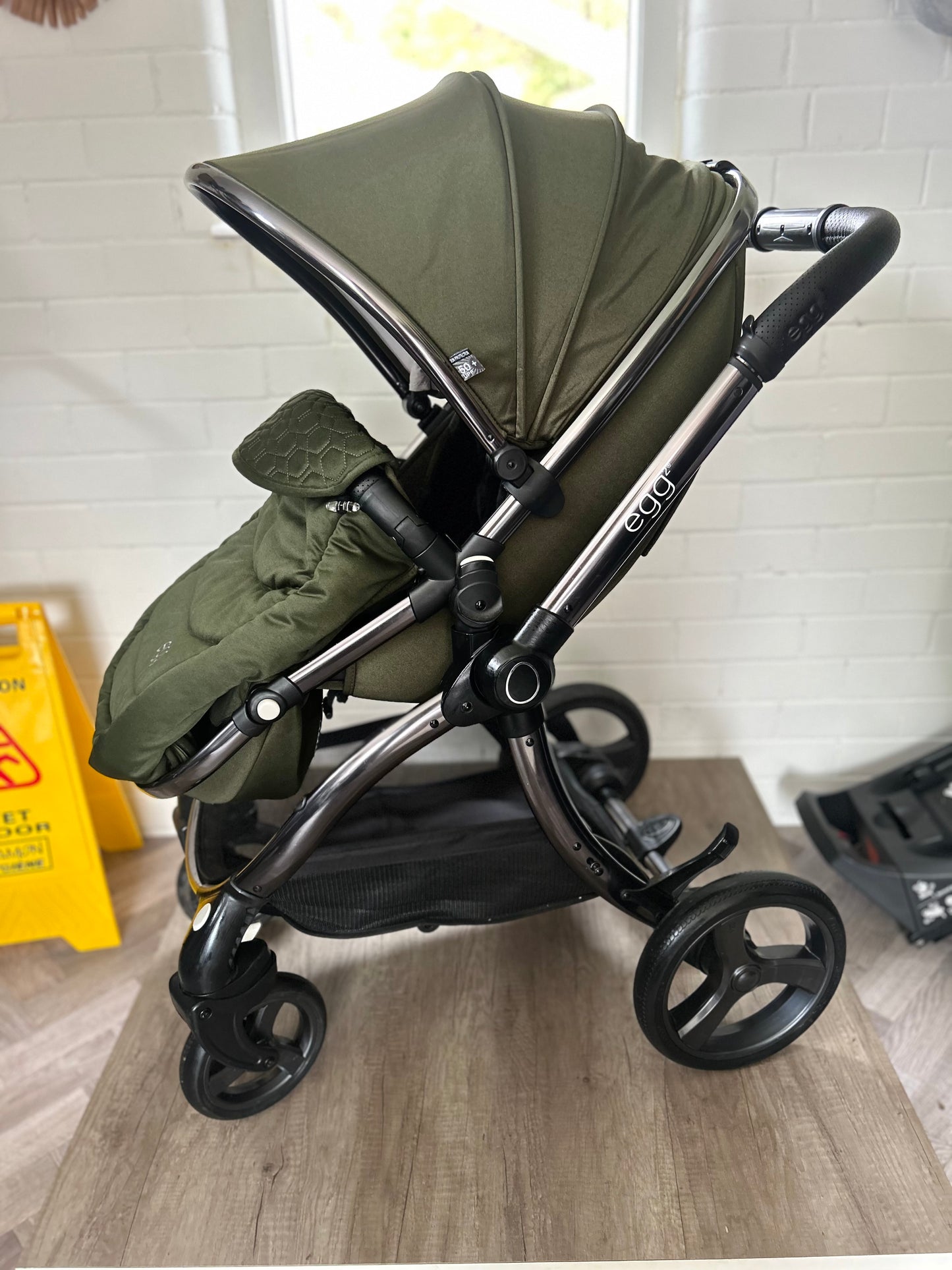 egg2 Travel System - Olive