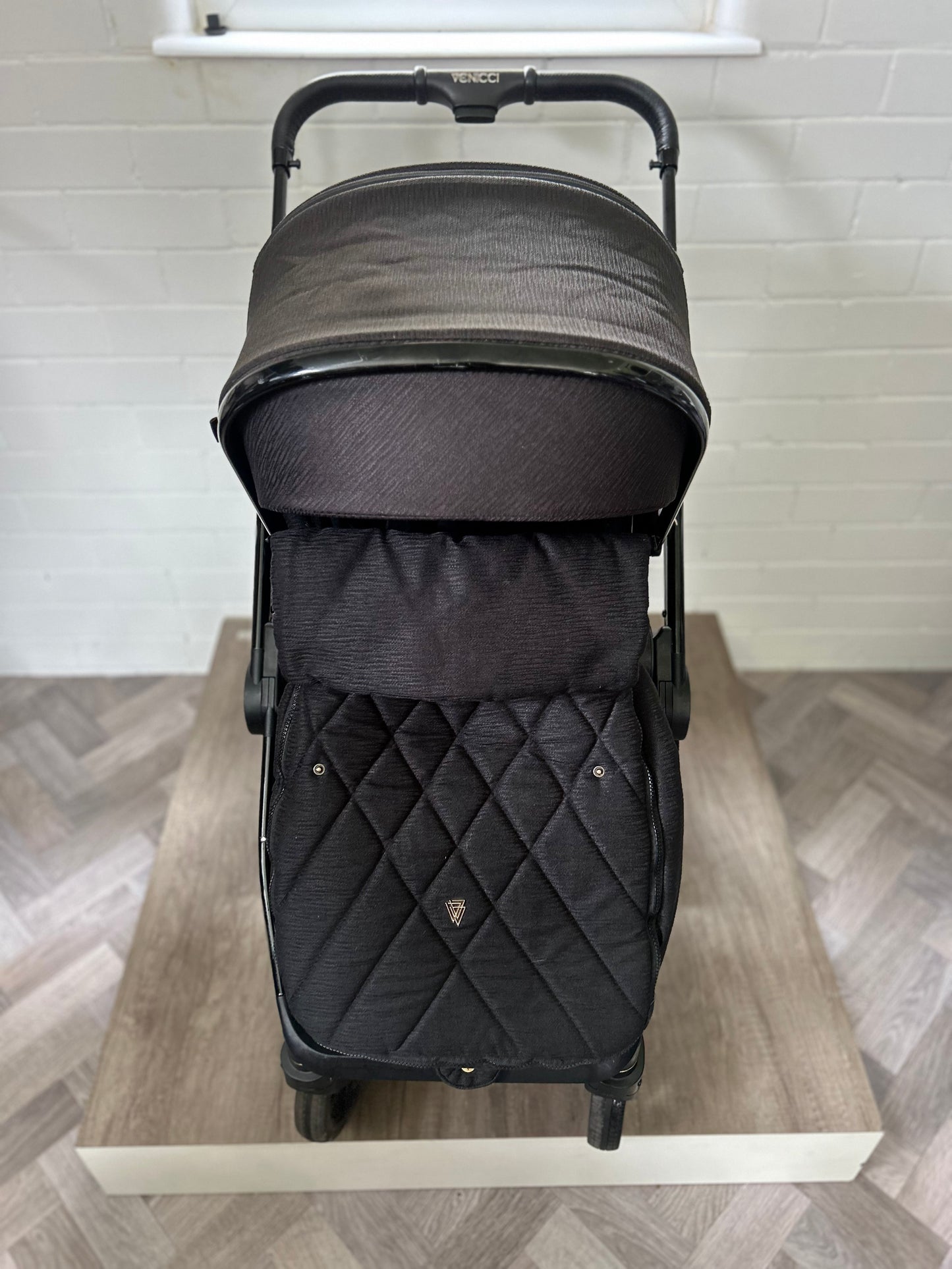 Venicci Tinum Upline Full Travel System - All Black