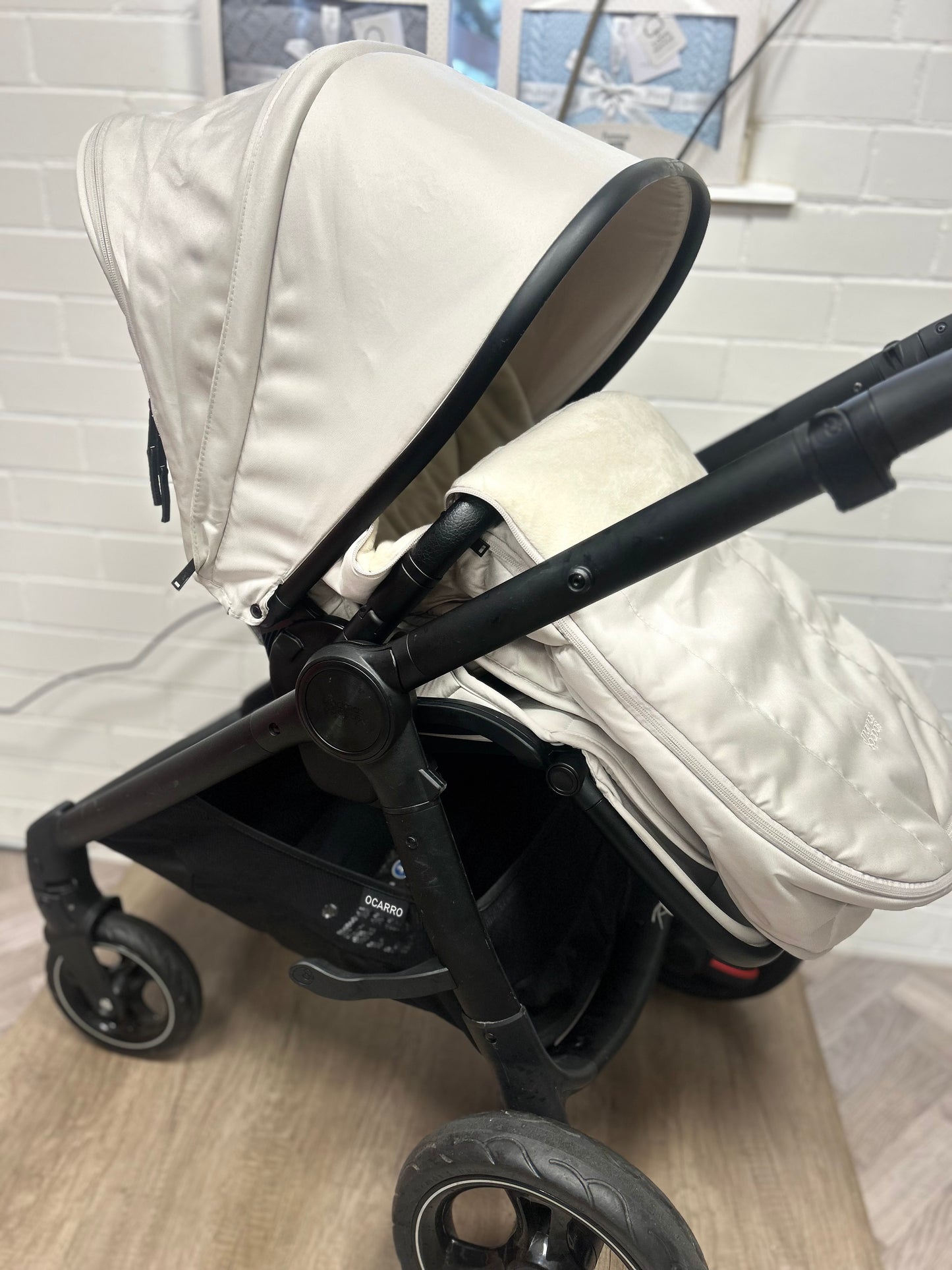 Mamas & Papas Ocarro - 2 in 1 Travel System - Sandstone
