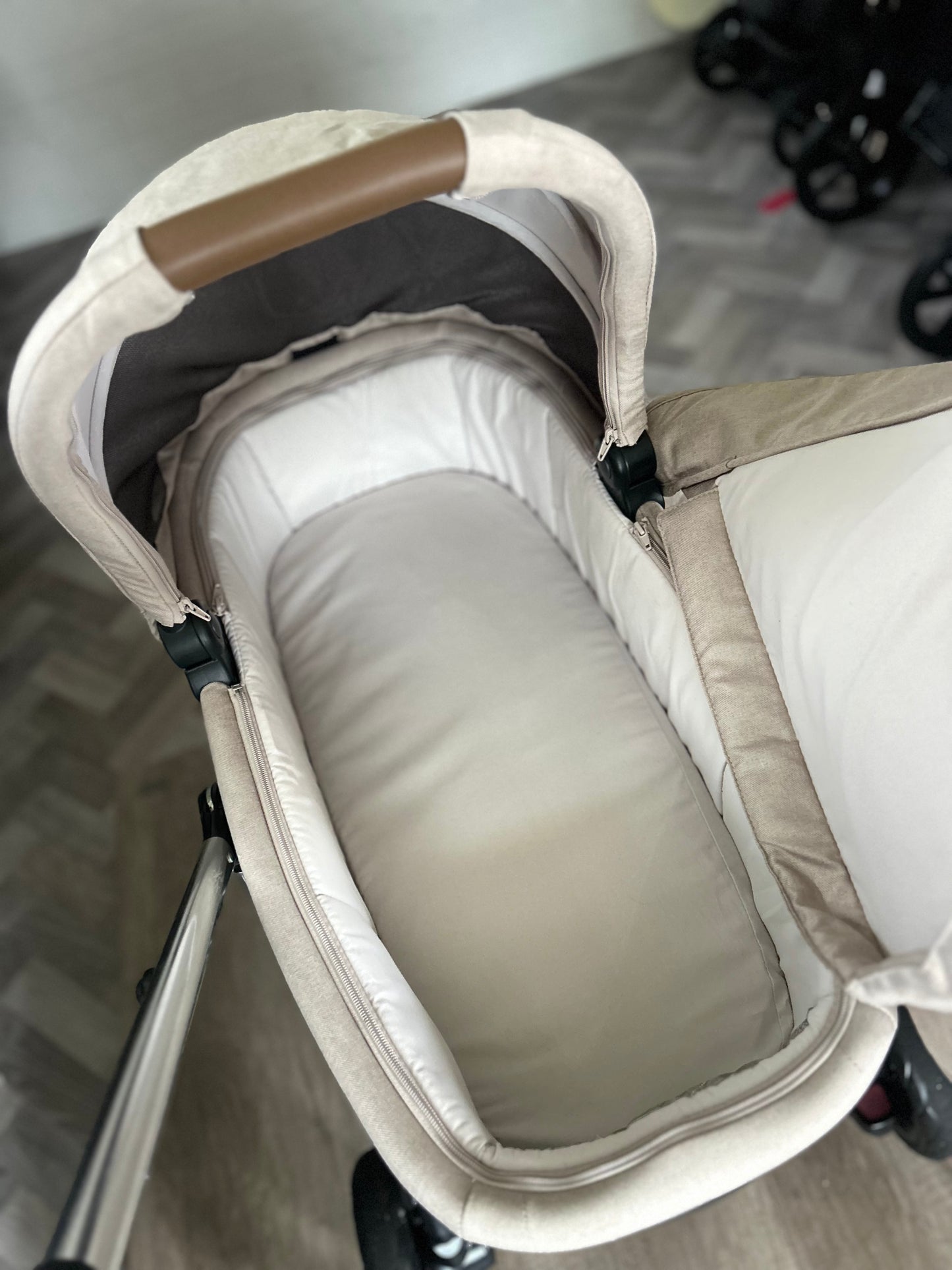 Mamas & Papas Flip XT3 Travel System - Biscuit