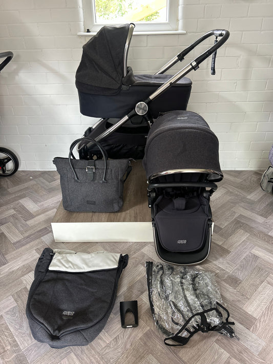 Mamas And Papas Ocarro Pushchair & Carrycot - Navy Classic