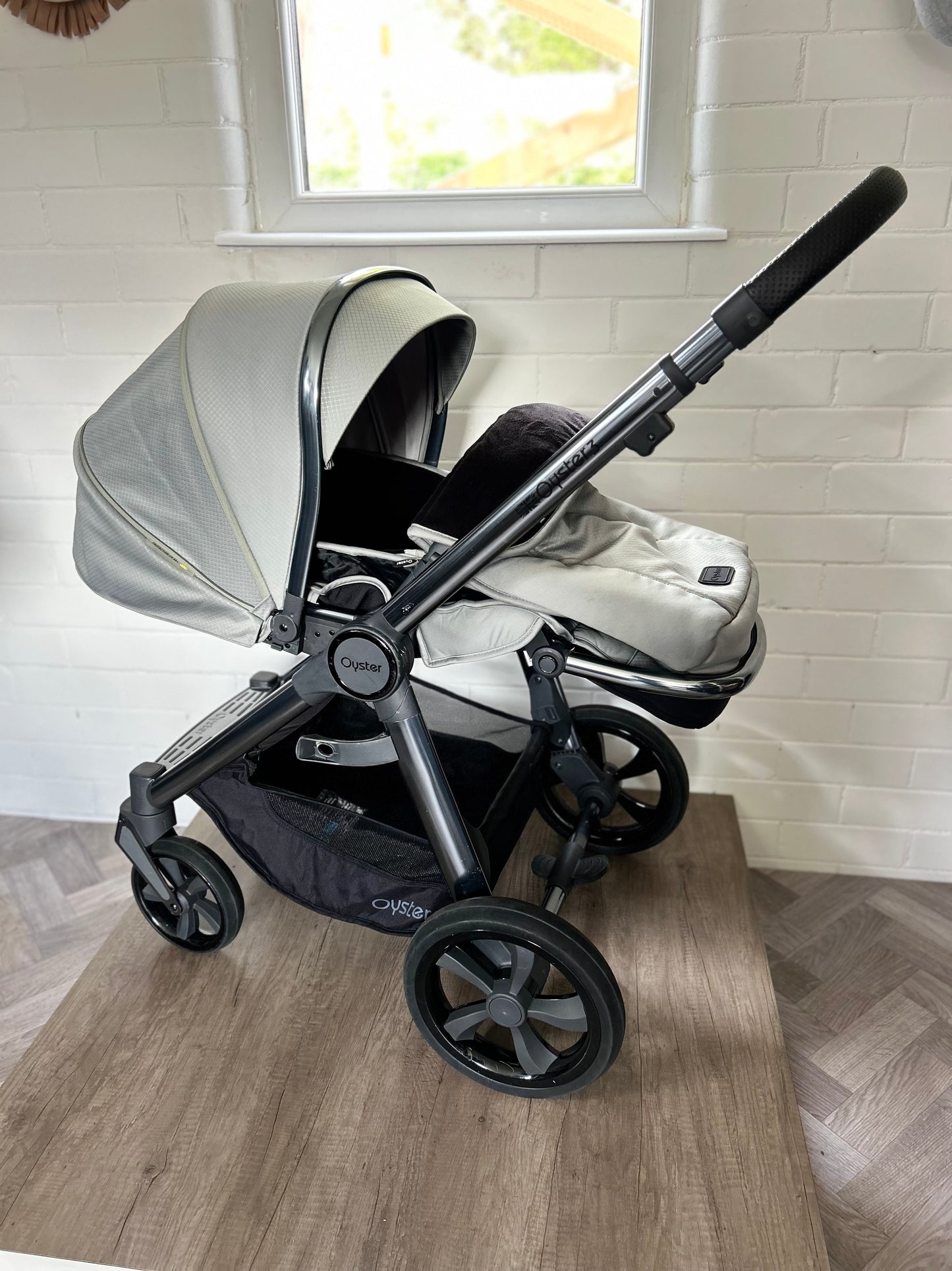 BabyStyle Oyster 3 - Gun Metal / Spearmint