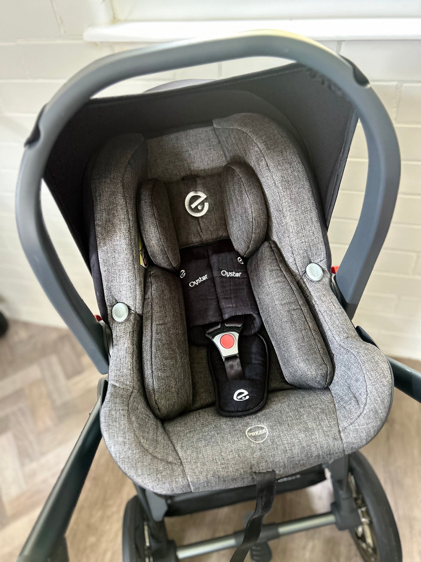 Babystyle Oyster 3 in City Grey Finish Luxury Edition in Mercury