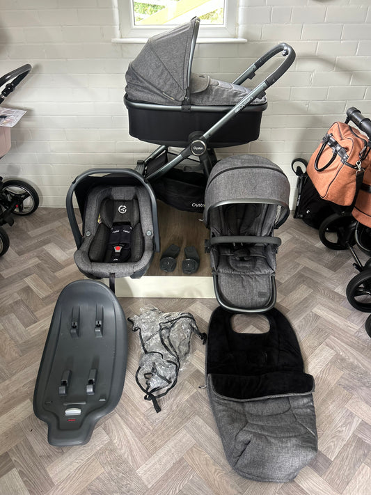 Babystyle Oyster 3 in City Grey Finish Luxury Edition in Mercury