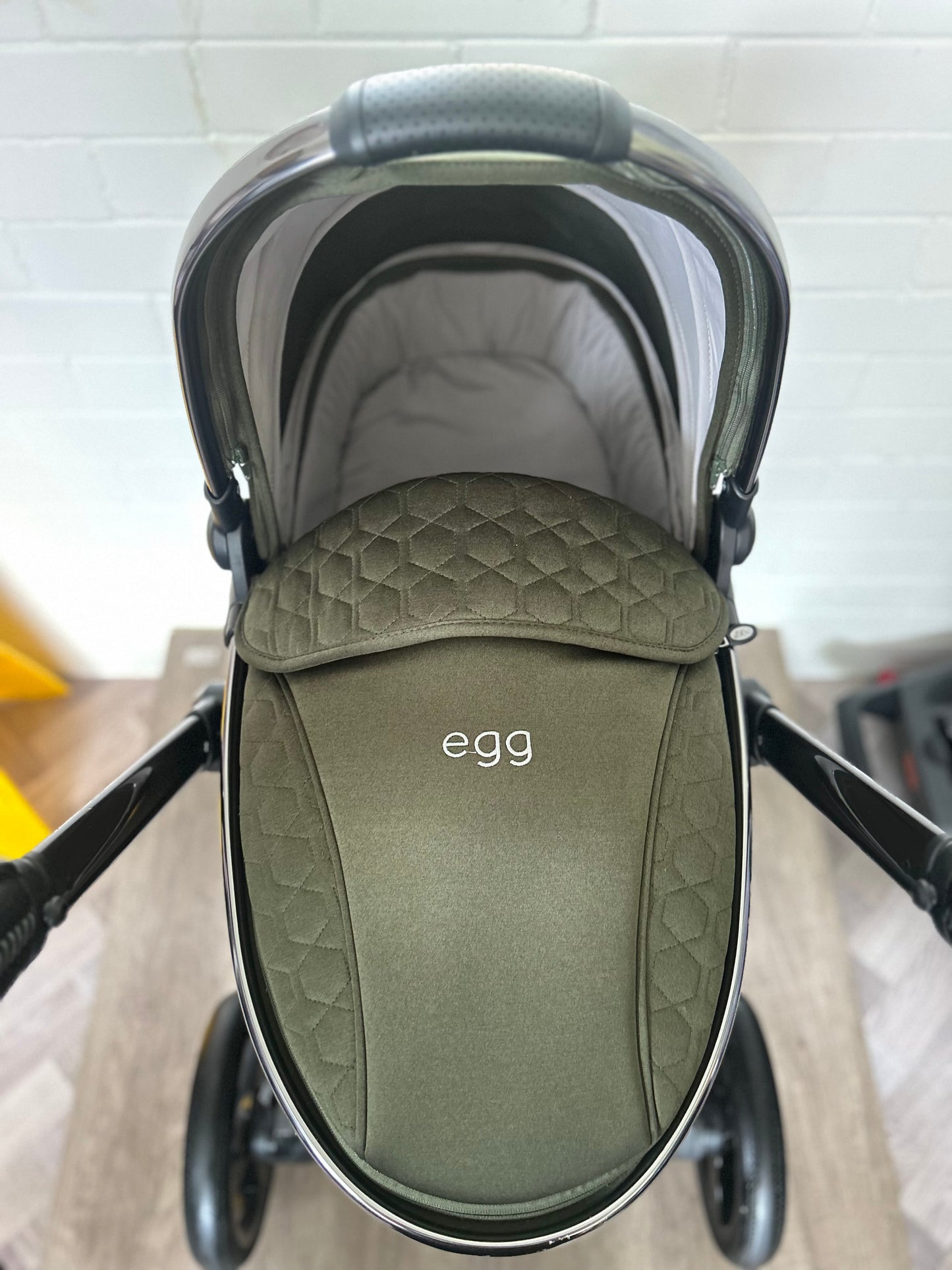 egg2 Travel System - Olive