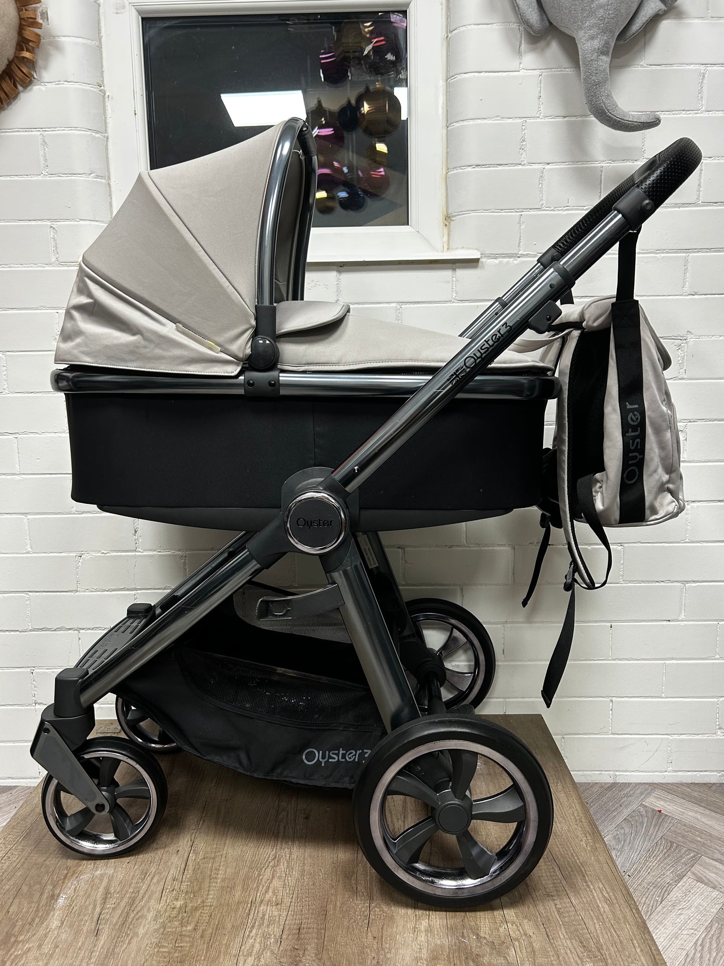 BabyStyle Oyster 3 - Stone - 3 in 1 Travel System