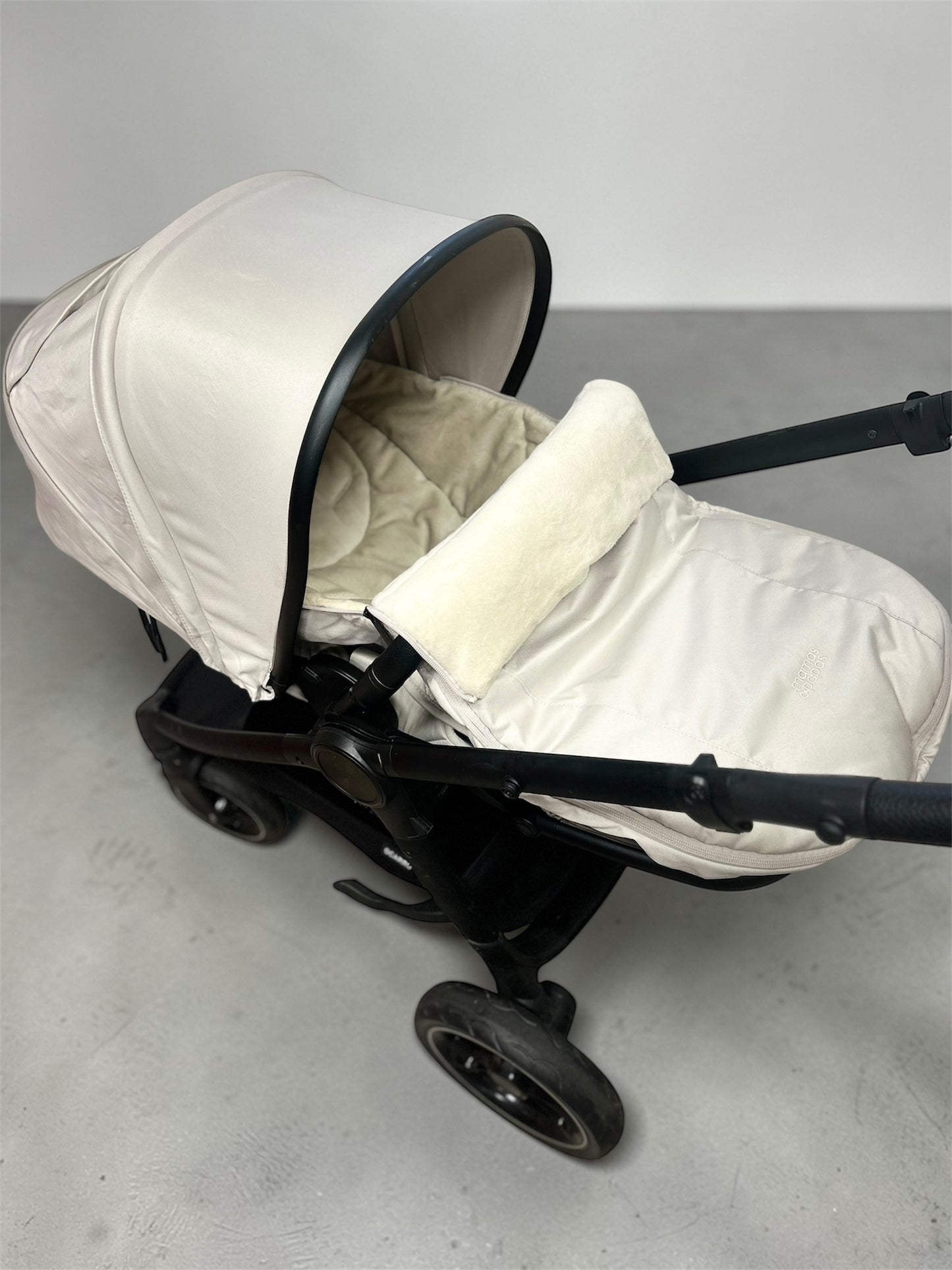 Mamas & Papas Ocarro - 2 in 1 Travel System - Sandstone