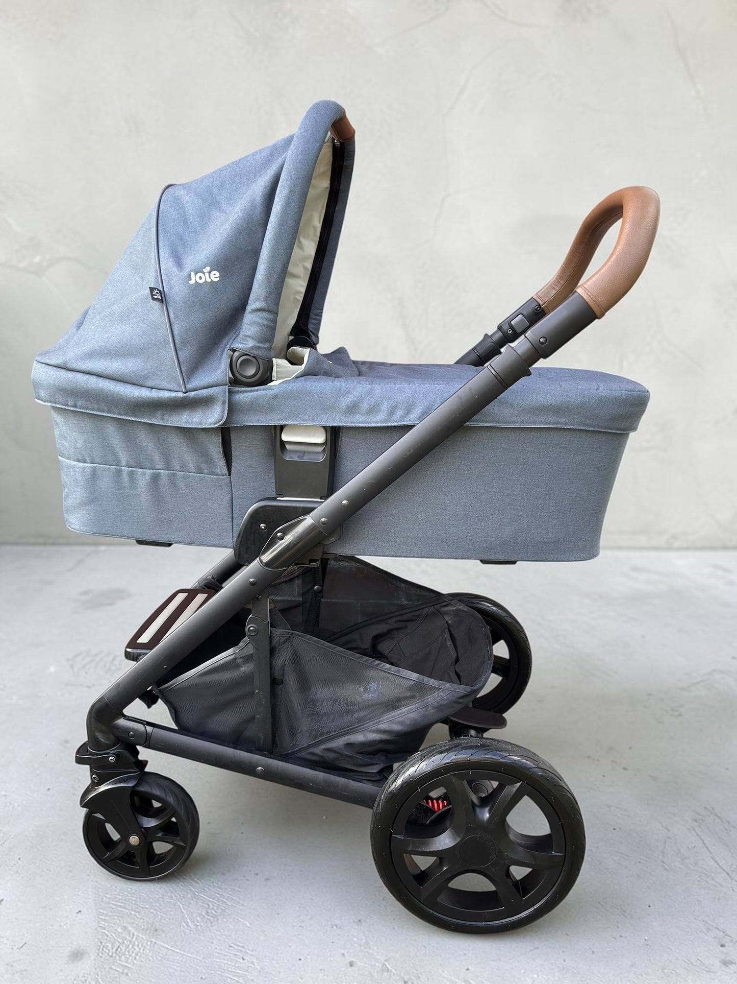 Joie Chrome DLX Trio 3-in-1 Travel System