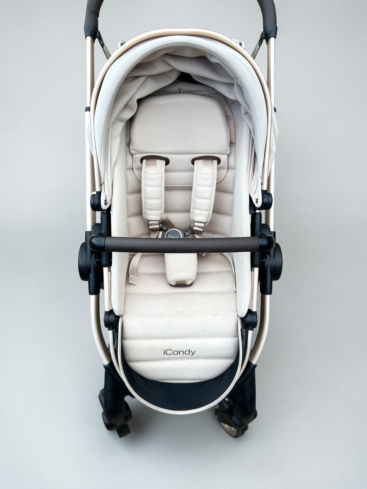 iCandy Peach 7 – Biscotti 2-in-1 Travel System Bundle