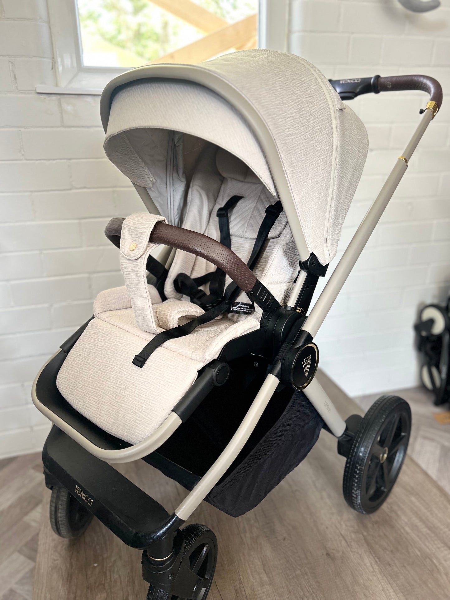 Venicci Tinum Upline 3-in-1 Travel System Bundle - Stone Beige