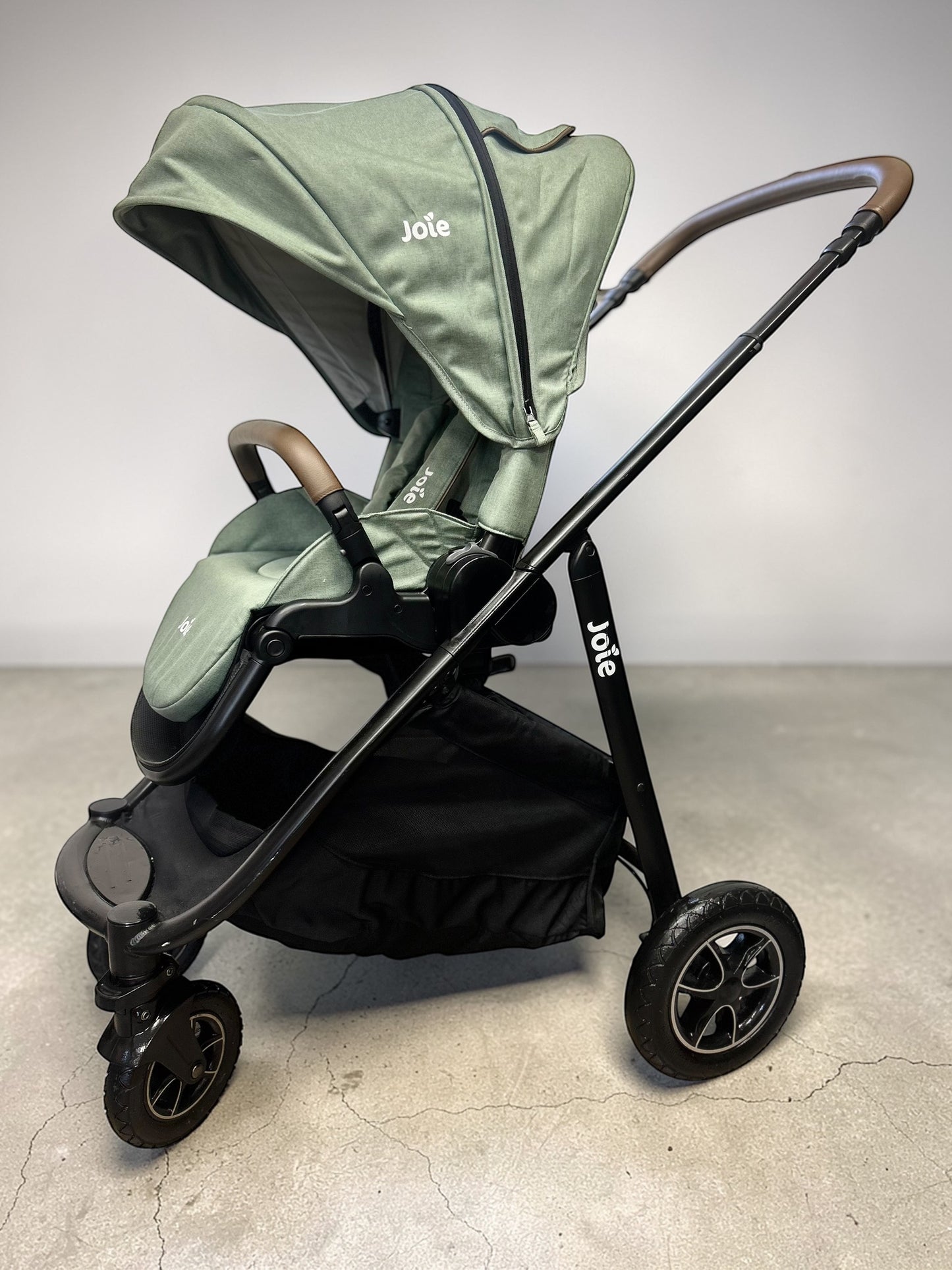 Joie Versatrax E Trio Travel System - Laurel