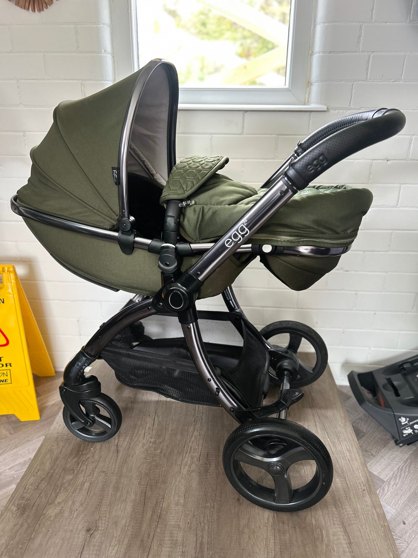 egg2 Travel System - Olive