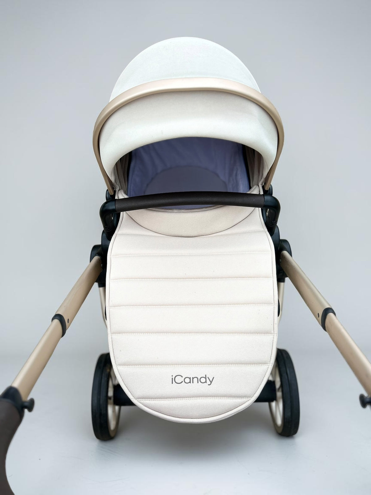 iCandy Peach 7 – Biscotti 2-in-1 Travel System Bundle