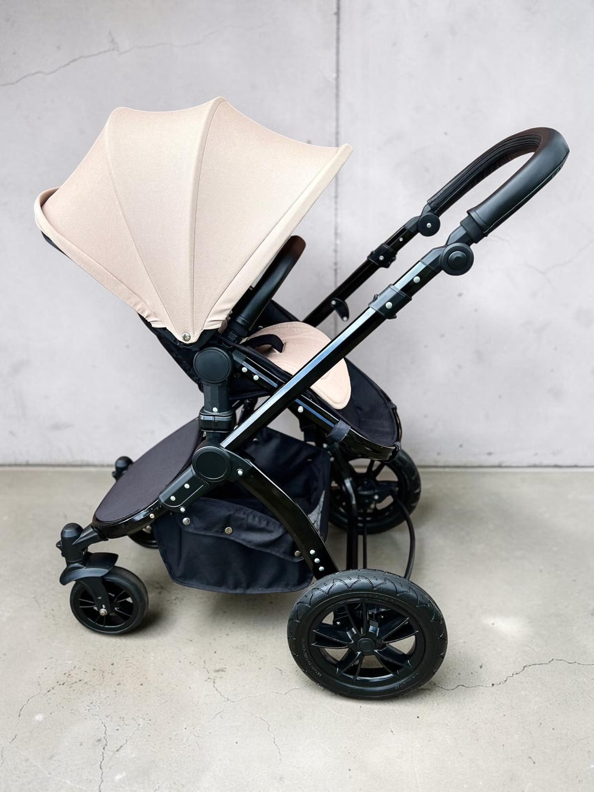 Ickle Bubba Stomp Luxe Travel System + Isofix Base - Desert / Black