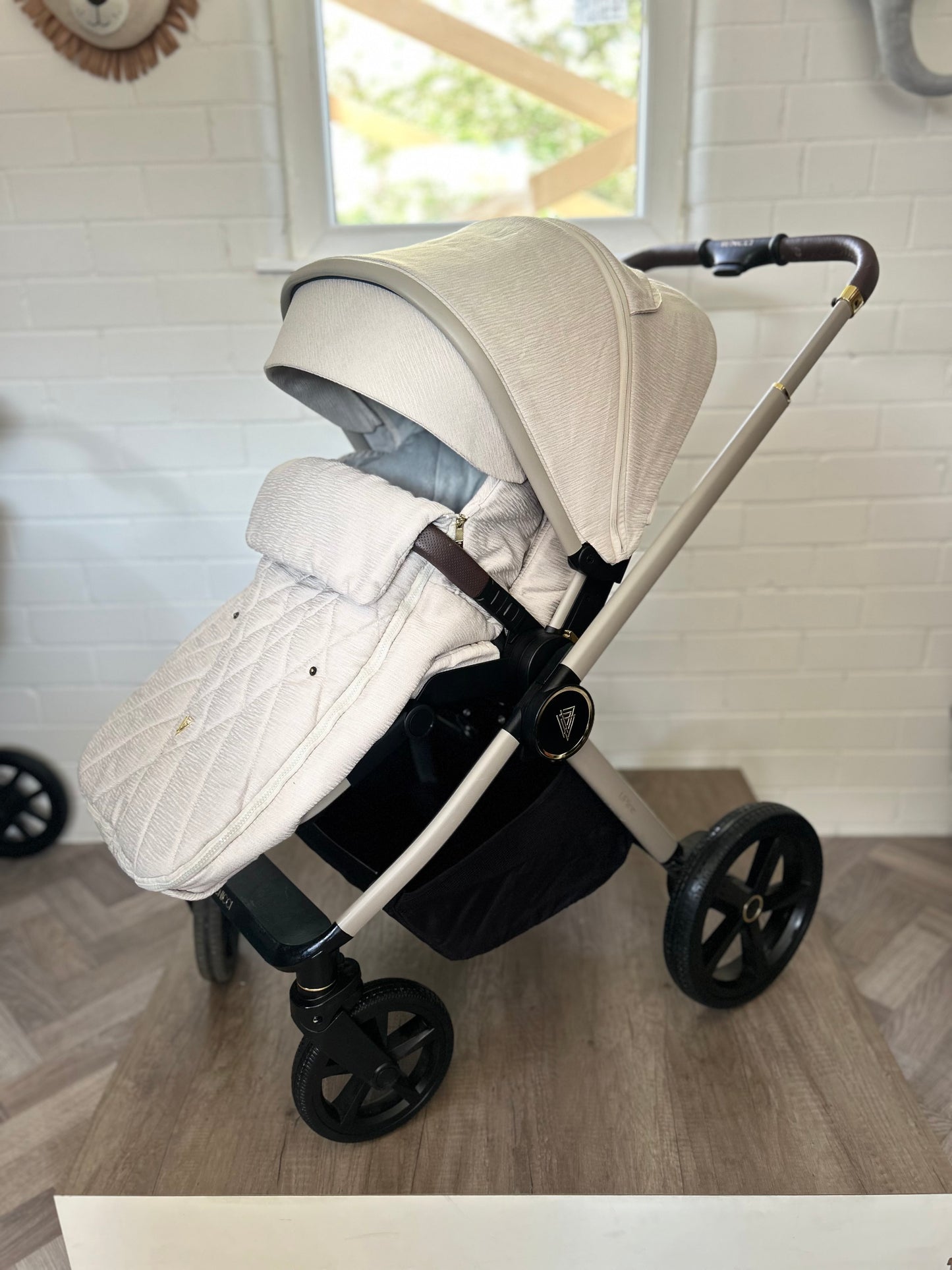 Venicci Tinum Upline 3-in-1 Travel System Bundle - Stone Beige