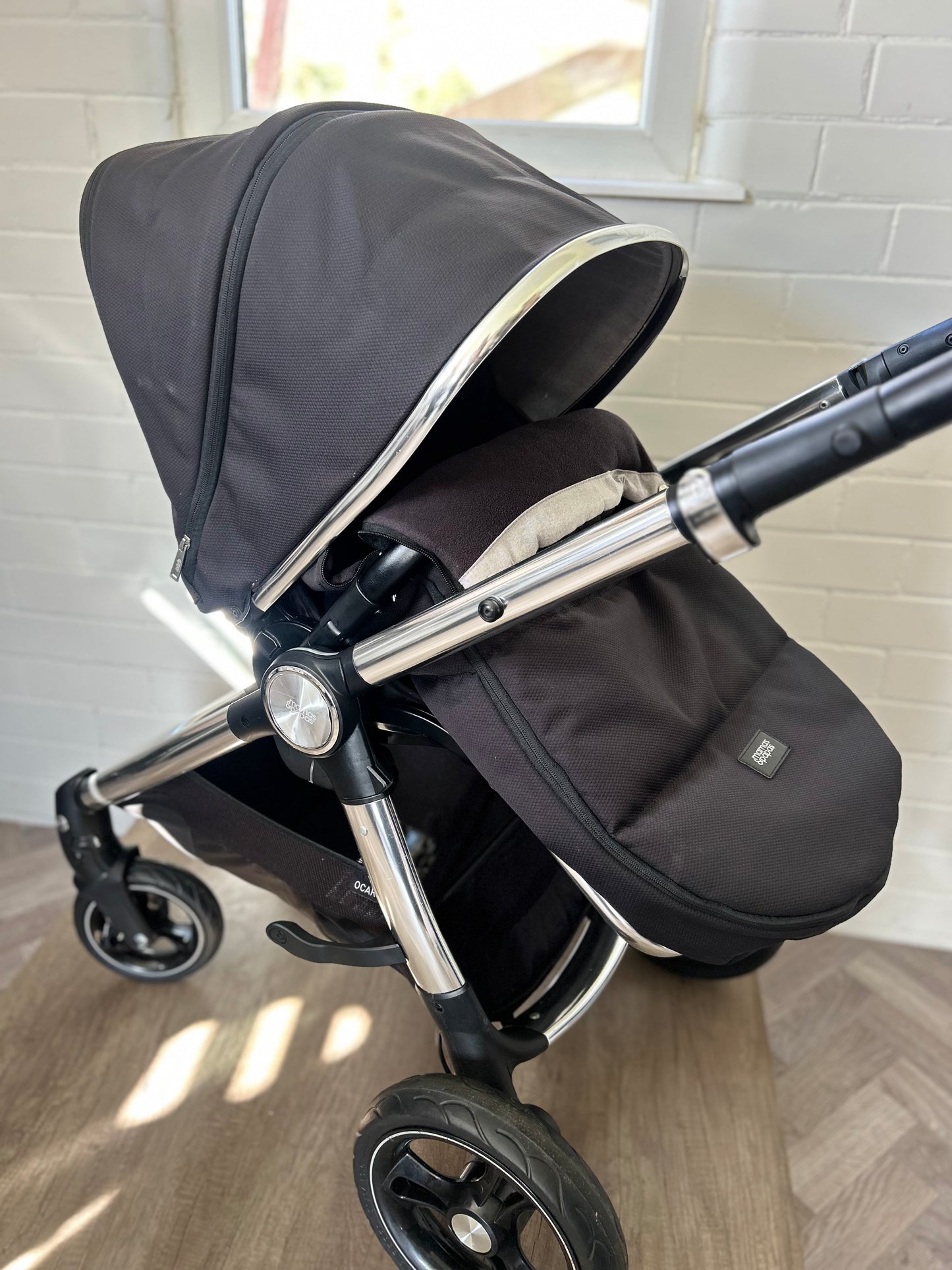 Mamas & Papas Ocarro Black / Chrome 3 in 1 Travel System