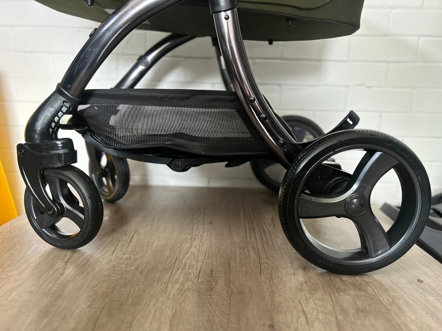 egg2 Travel System - Olive