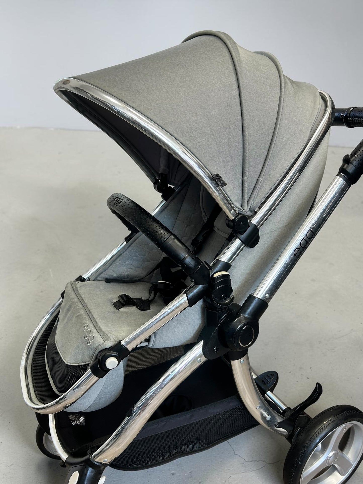 Egg2 Travel System - Monument Grey