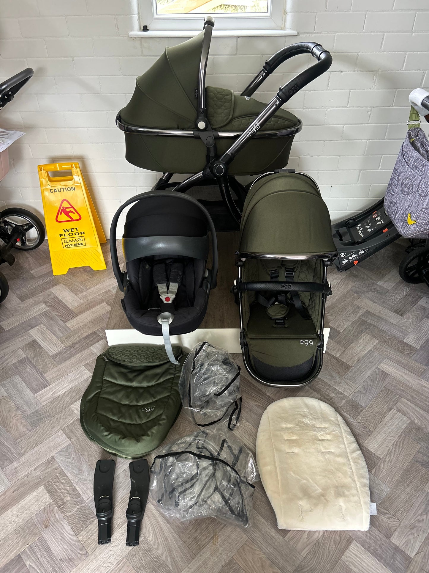 egg2 Travel System - Olive
