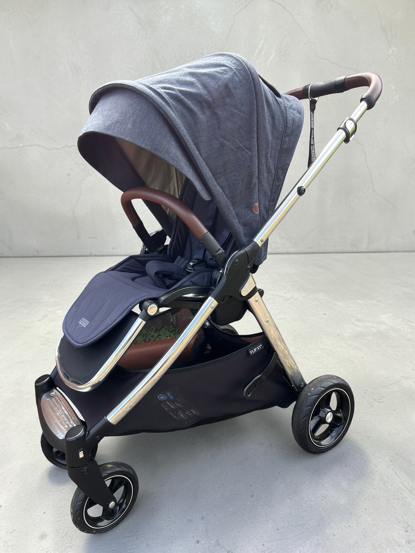 Mamas & Papas Flip XT3 Pushchair & Carrycot Bundle