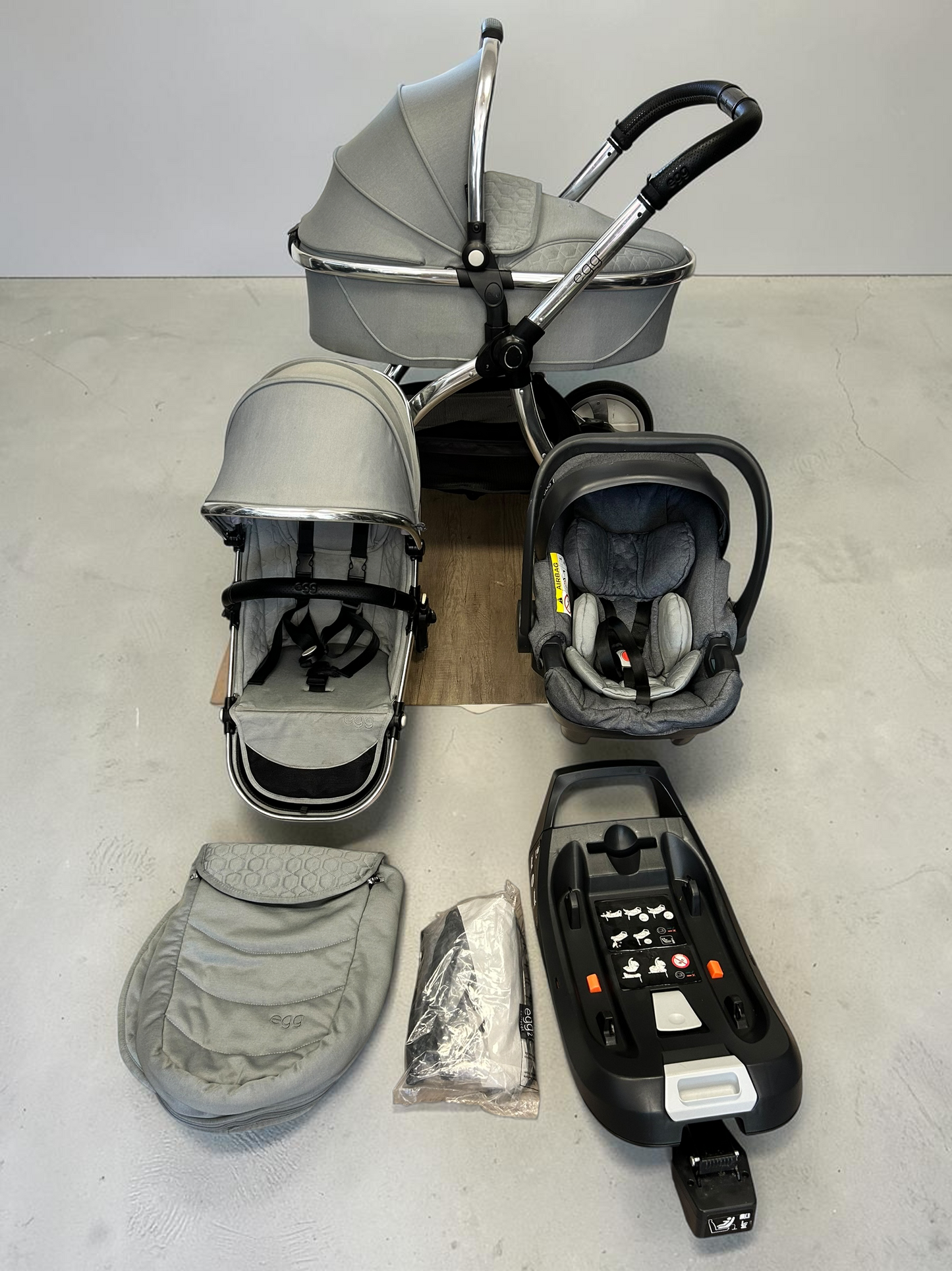Egg2 Travel System - Monument Grey