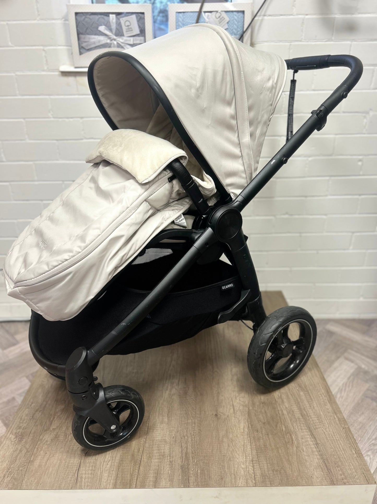 Mamas & Papas Ocarro - 2 in 1 Travel System - Sandstone