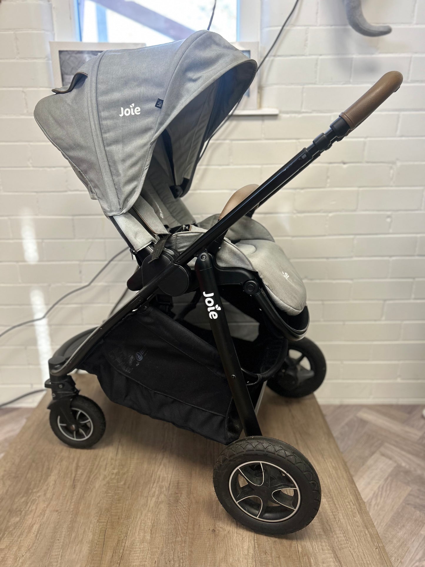 Joie Versatrax 3in1 Travel System Bundle - Pebble