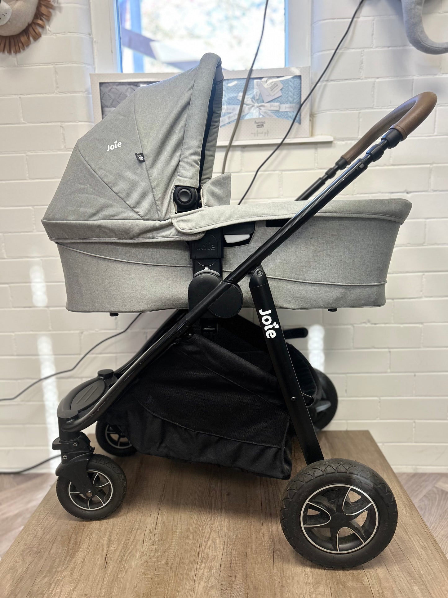 Joie Versatrax 3in1 Travel System Bundle - Pebble