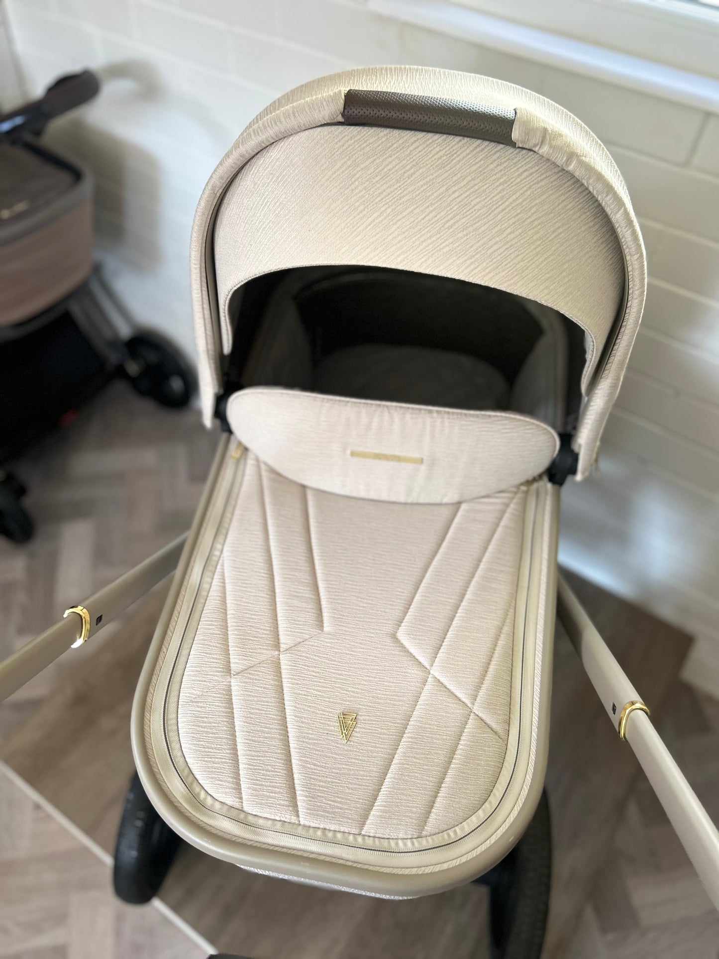 Venicci Tinum Upline 3-in-1 Travel System Bundle - Stone Beige