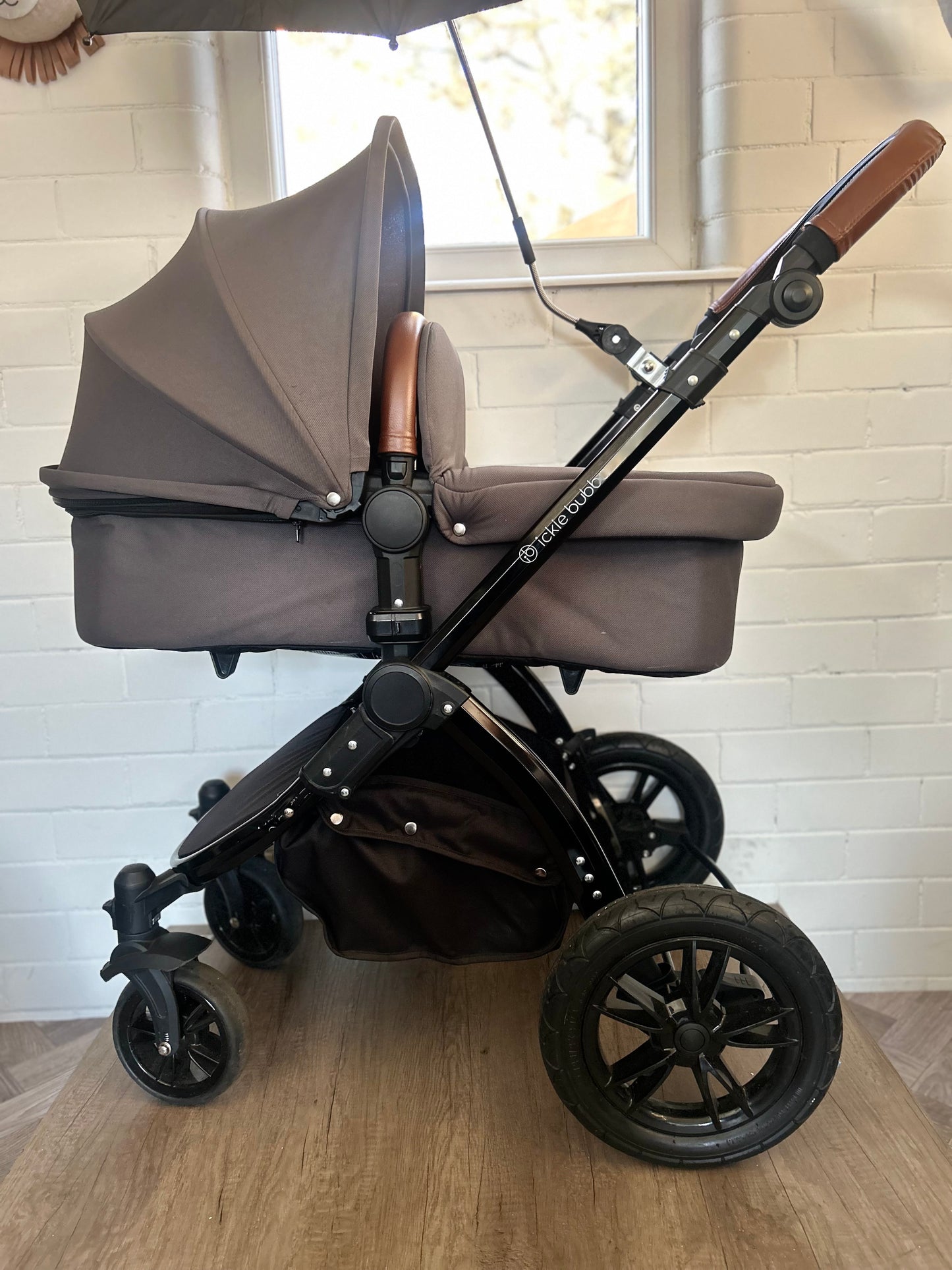 Ickle Bubba Stomp Luxe 3in1 Travel System- Charcoal Grey
