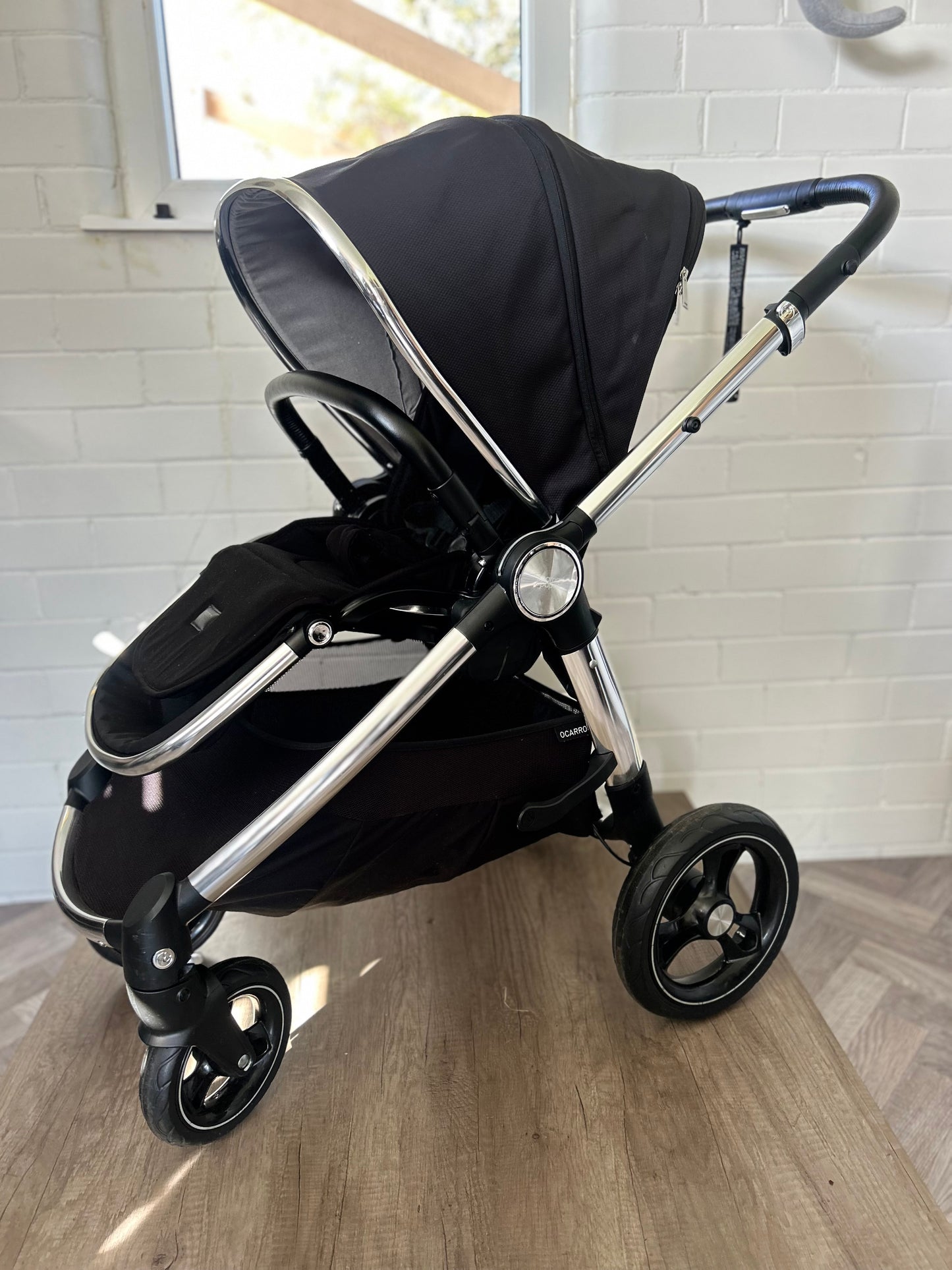 Mamas & Papas Ocarro Black / Chrome 3 in 1 Travel System