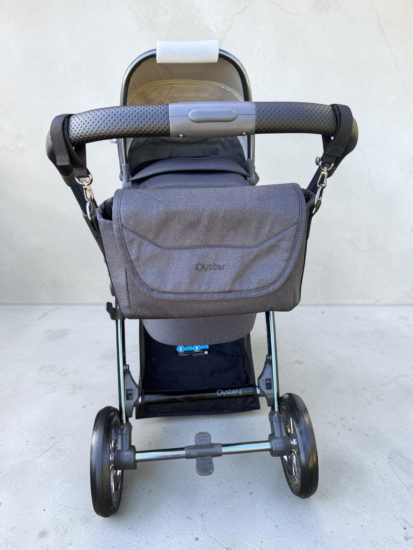 BabyStyle Oyster 4 Luxury Bundle in Carbonite