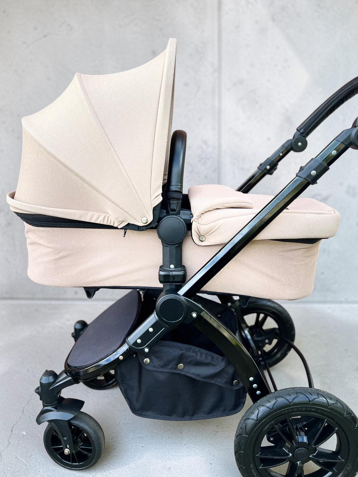 Ickle Bubba Stomp Luxe Travel System + Isofix Base - Desert / Black