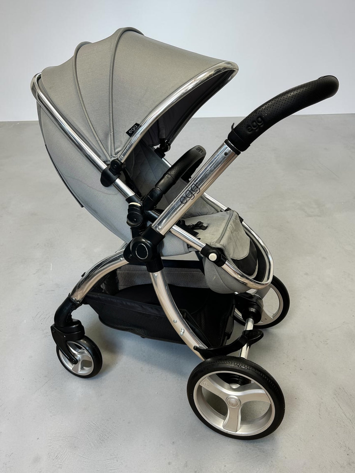 Egg2 Travel System - Monument Grey