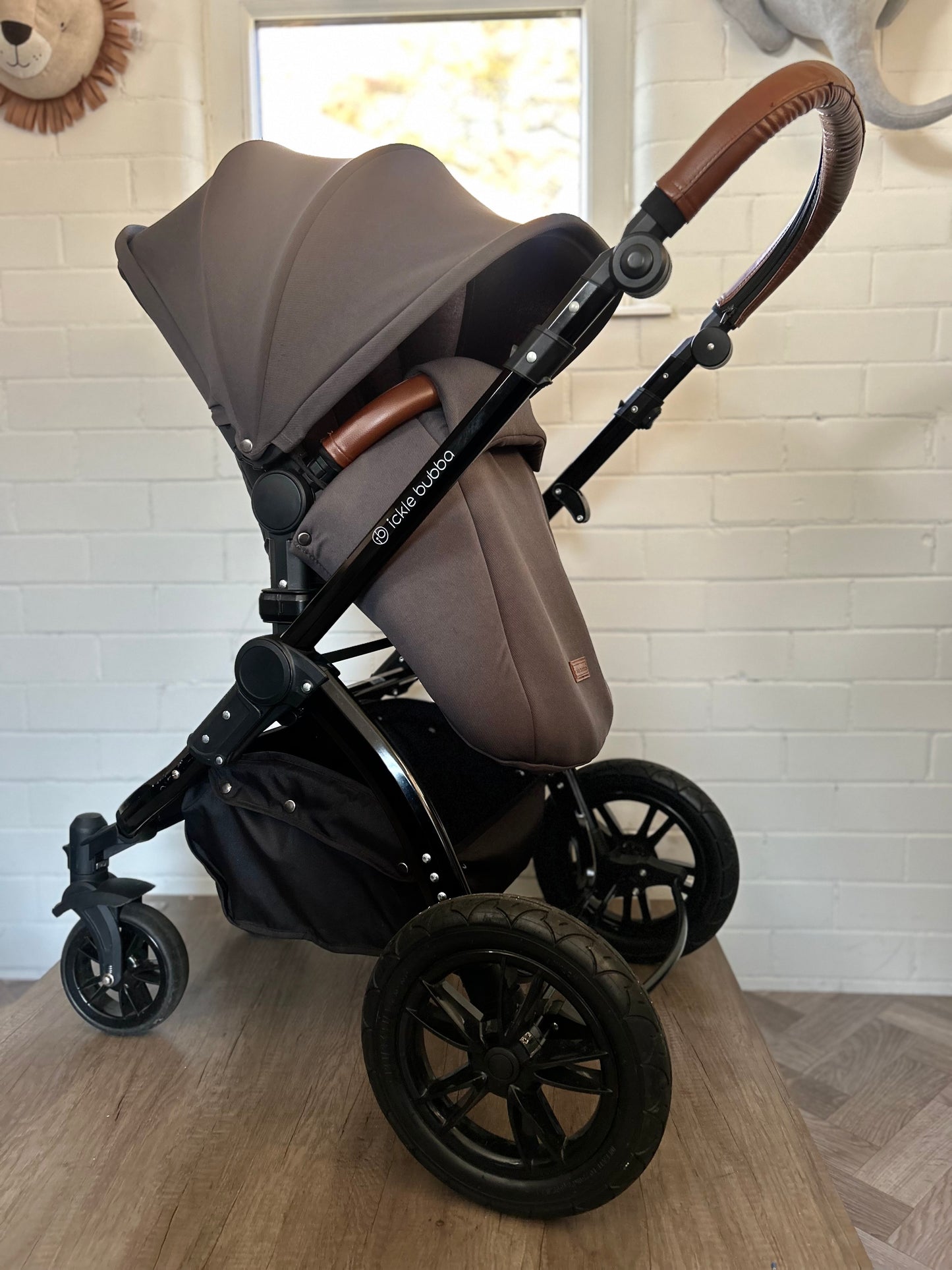 Ickle Bubba Stomp Luxe 3in1 Travel System- Charcoal Grey