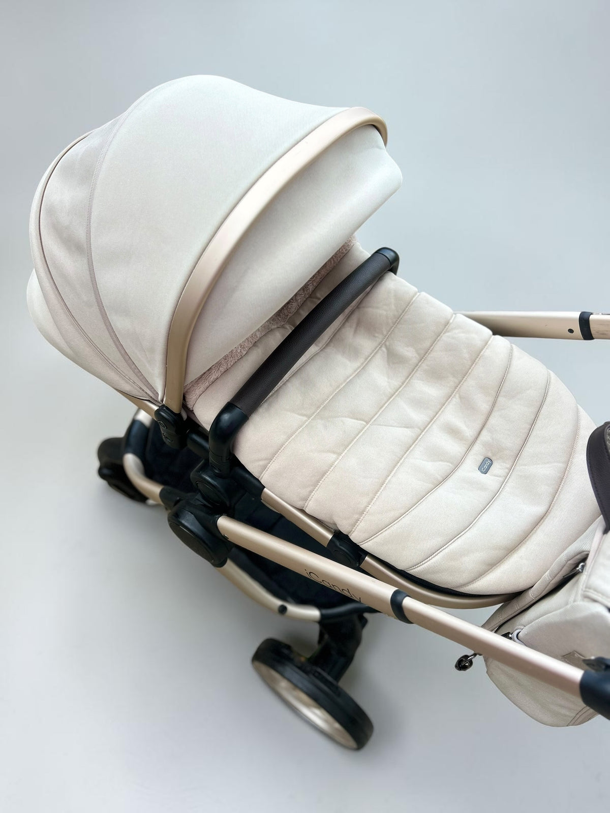 iCandy Peach 7 – Biscotti 2-in-1 Travel System Bundle