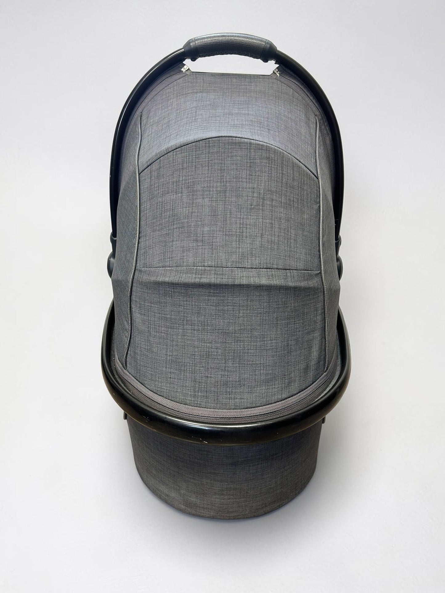Egg Special Edition Carrycot in Quantum Grey