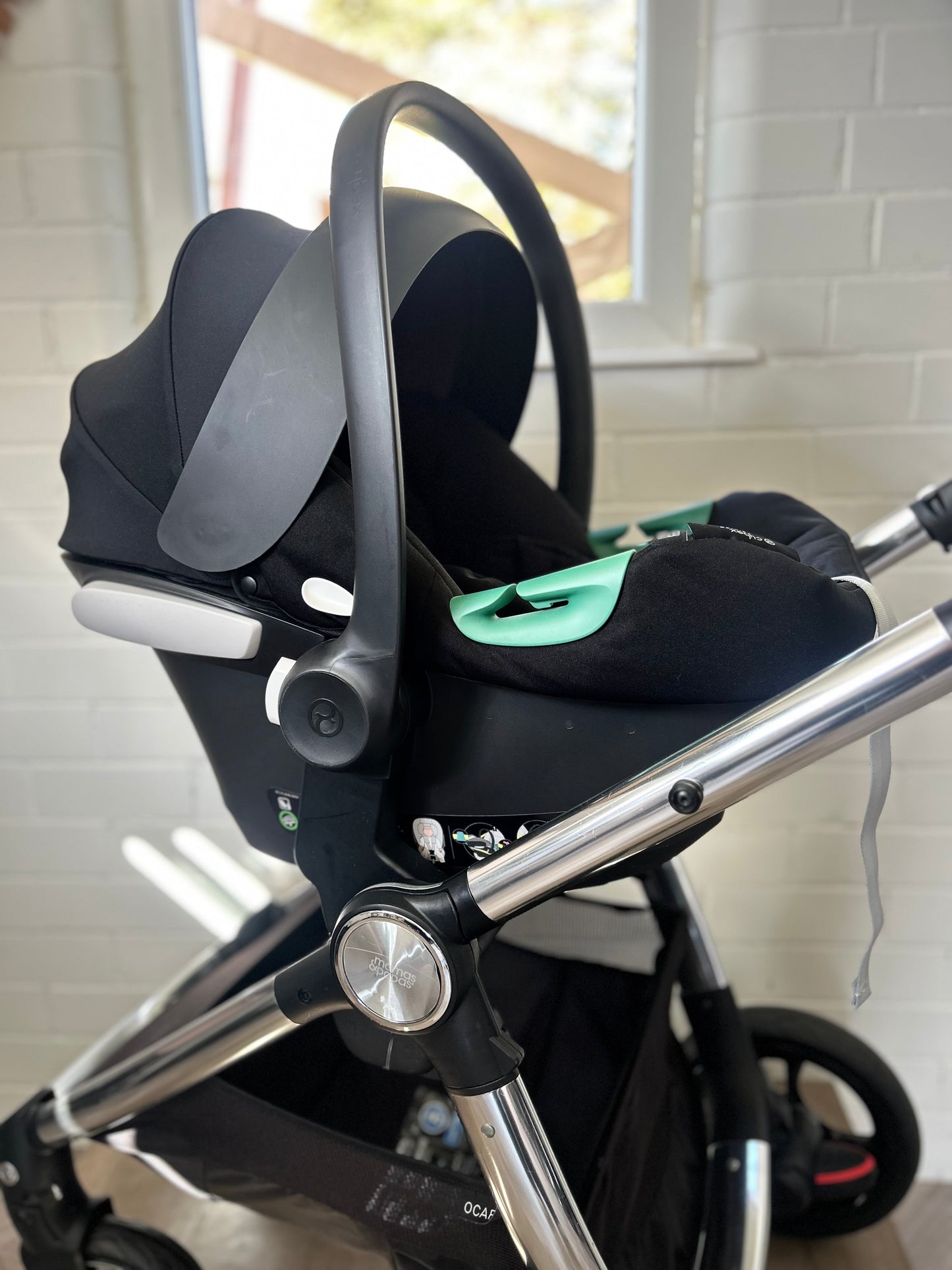 Mamas & Papas Ocarro Black / Chrome 3 in 1 Travel System