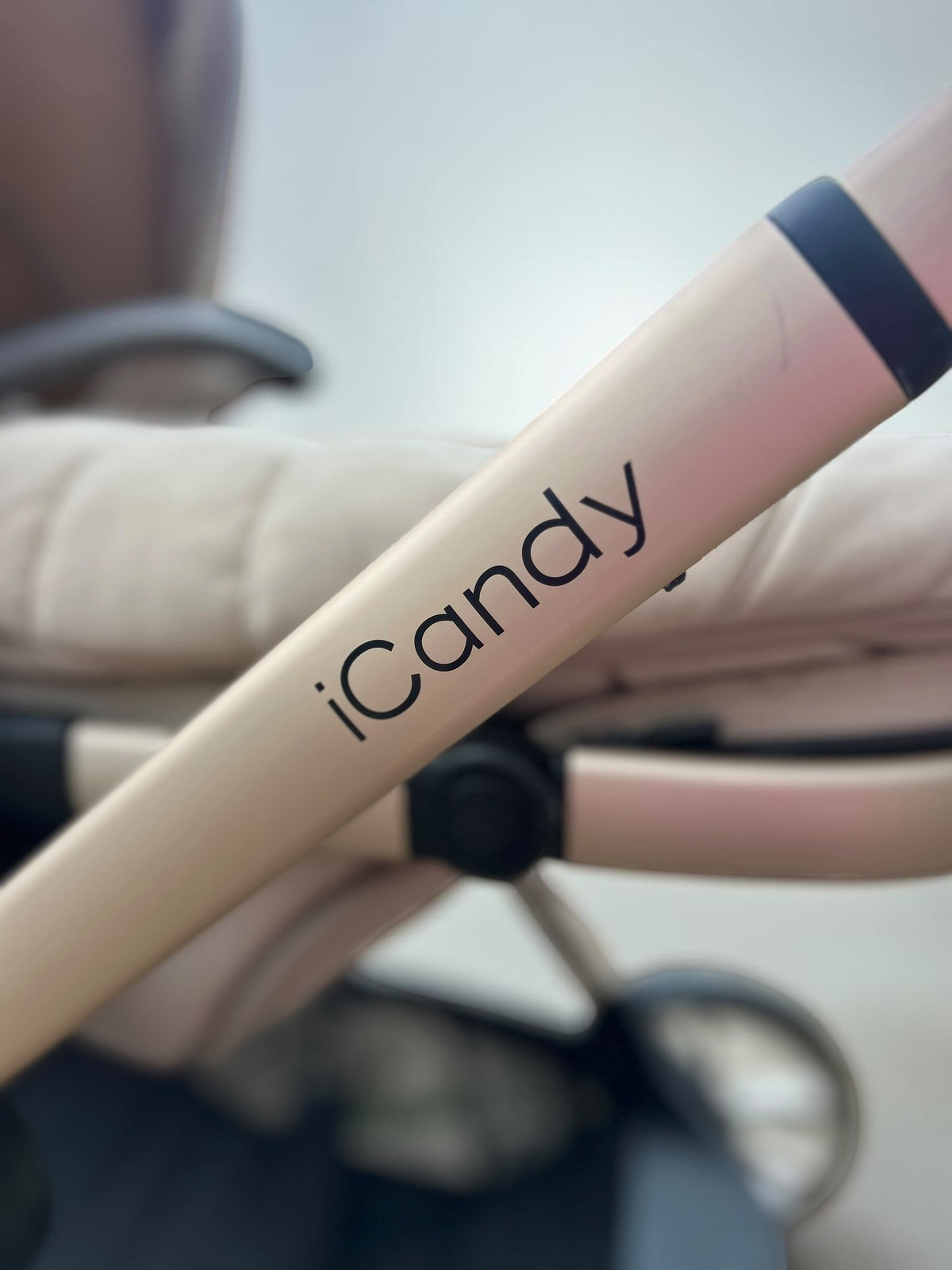 iCandy Peach 7 – Biscotti 2-in-1 Travel System Bundle