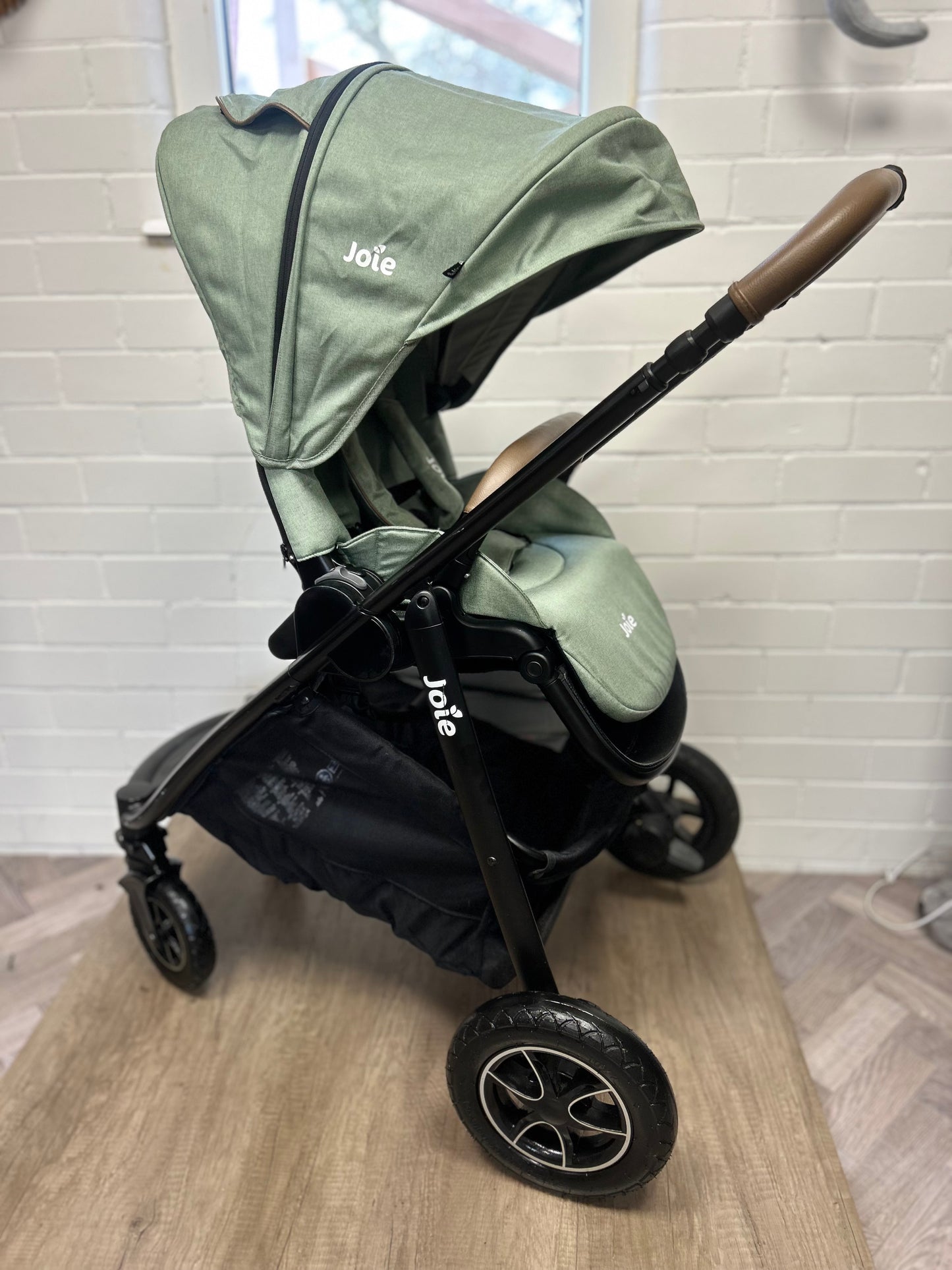 Joie Versatrax E Trio Travel System - Laurel