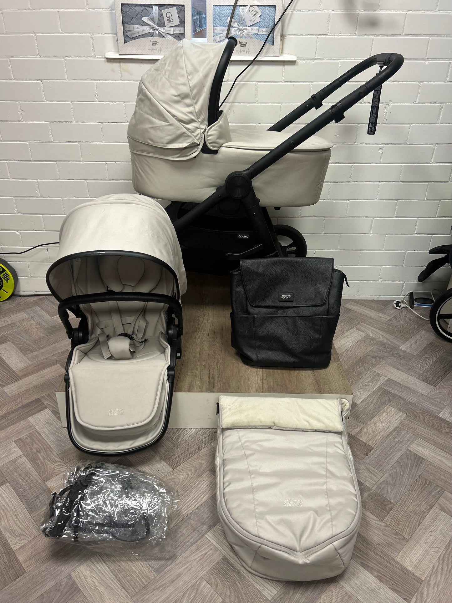 Mamas & Papas Ocarro - 2 in 1 Travel System - Sandstone