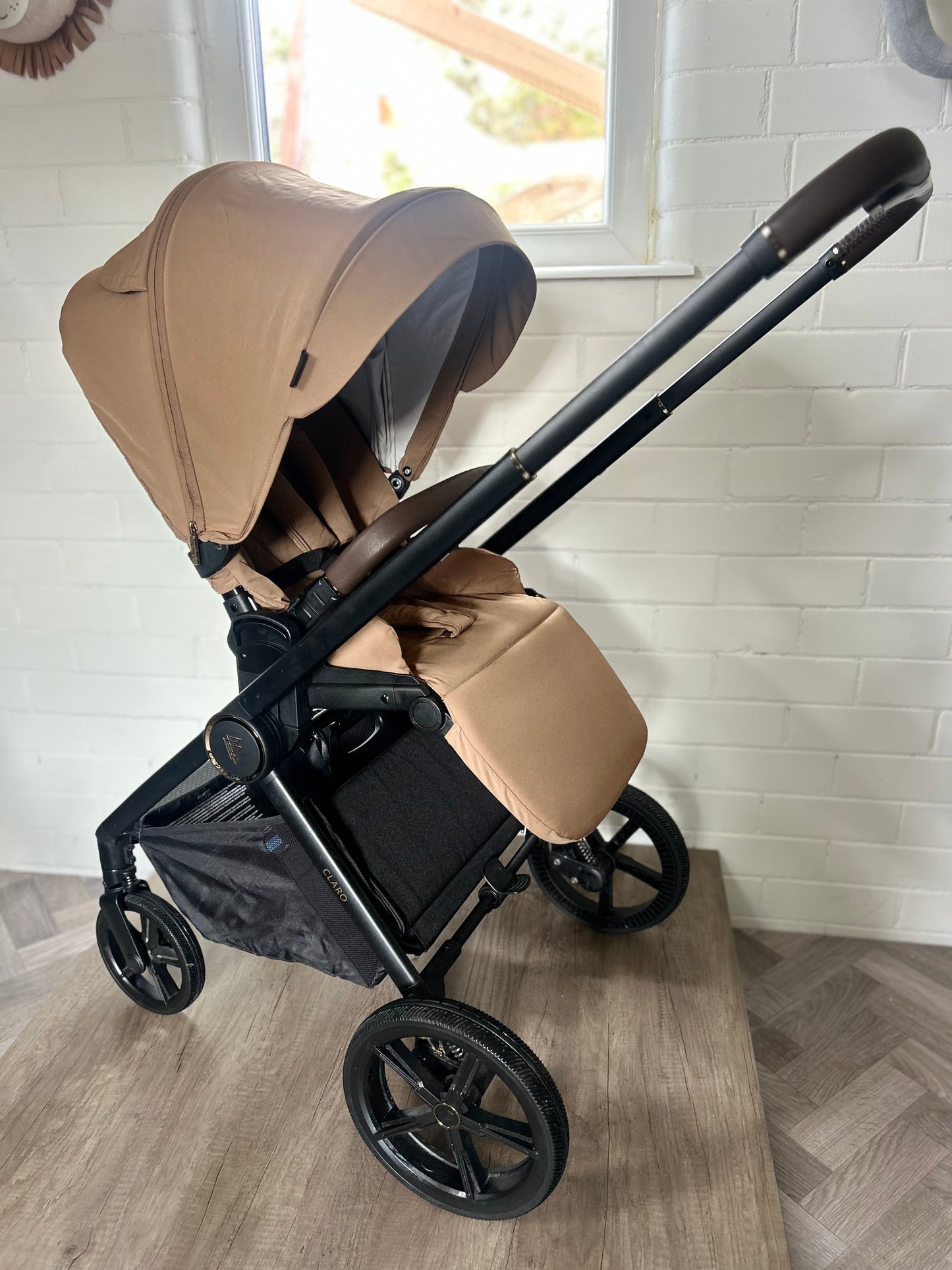 Venicci Claro 3 in 1 Travel System – Caramel