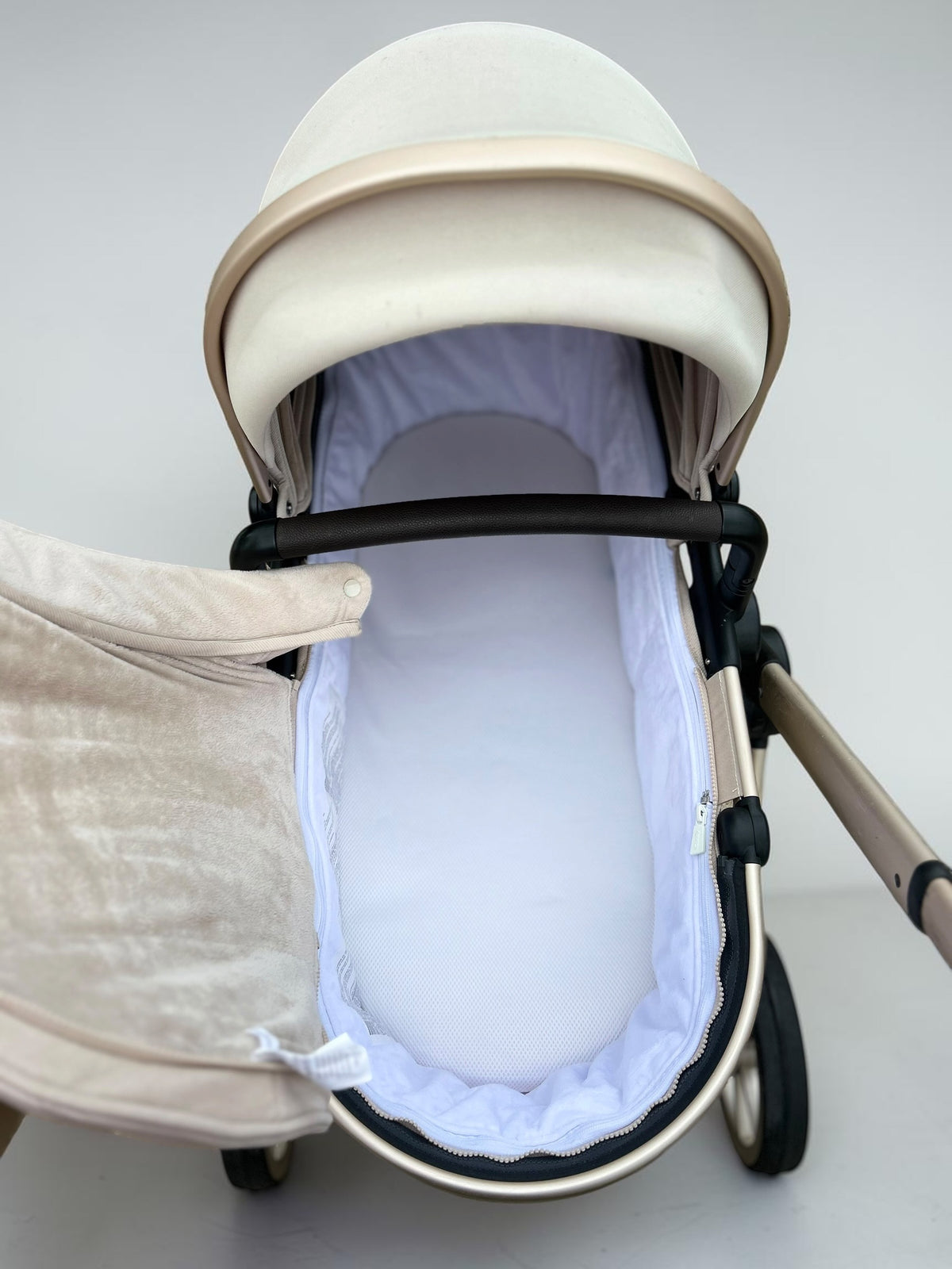 iCandy Peach 7 – Biscotti 2-in-1 Travel System Bundle