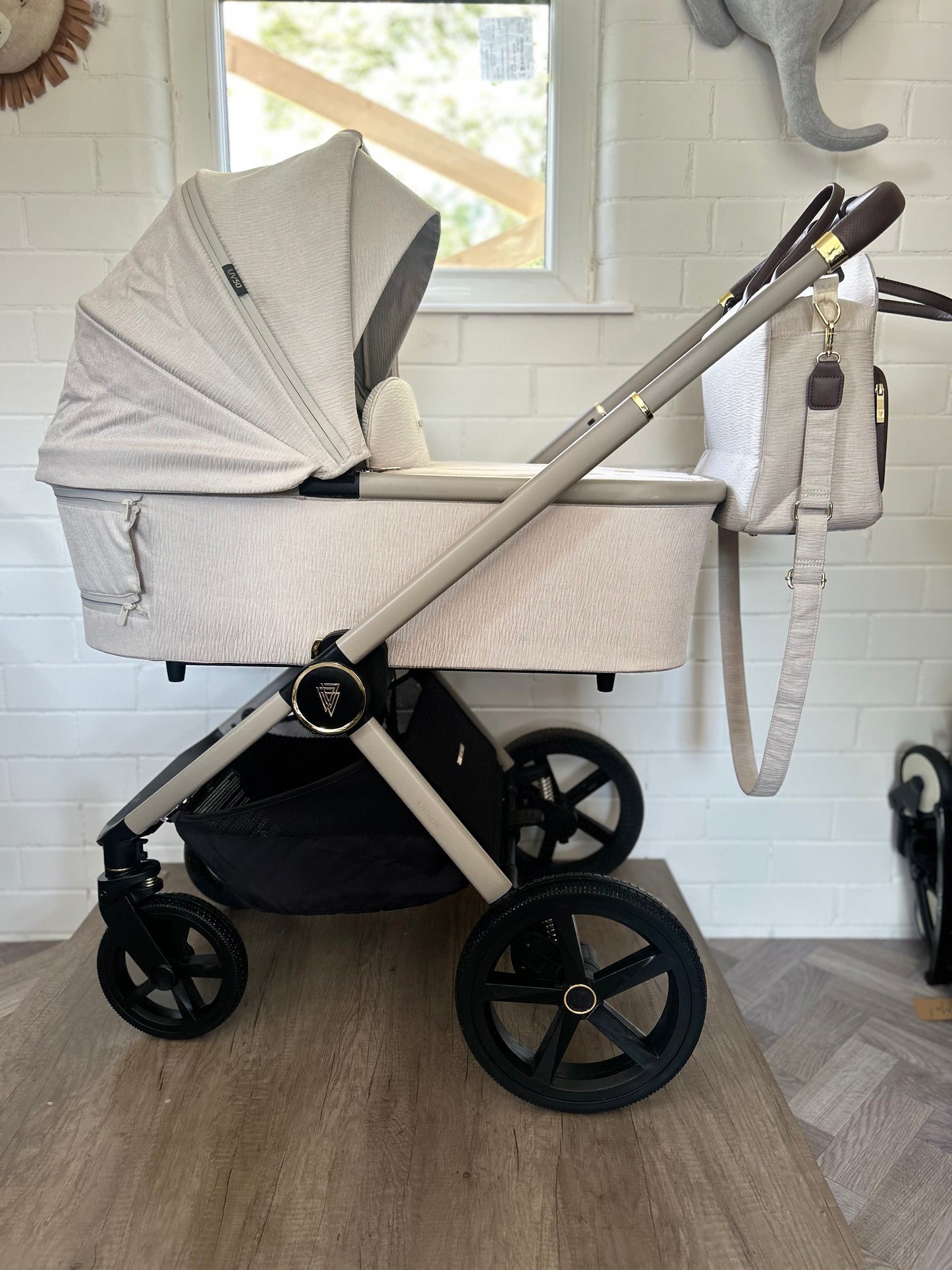 Venicci Tinum Upline 3-in-1 Travel System Bundle - Stone Beige