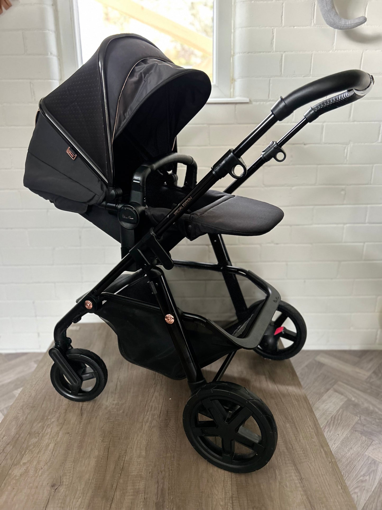 Silver Cross Pioneer - Special Edition - Eclipse