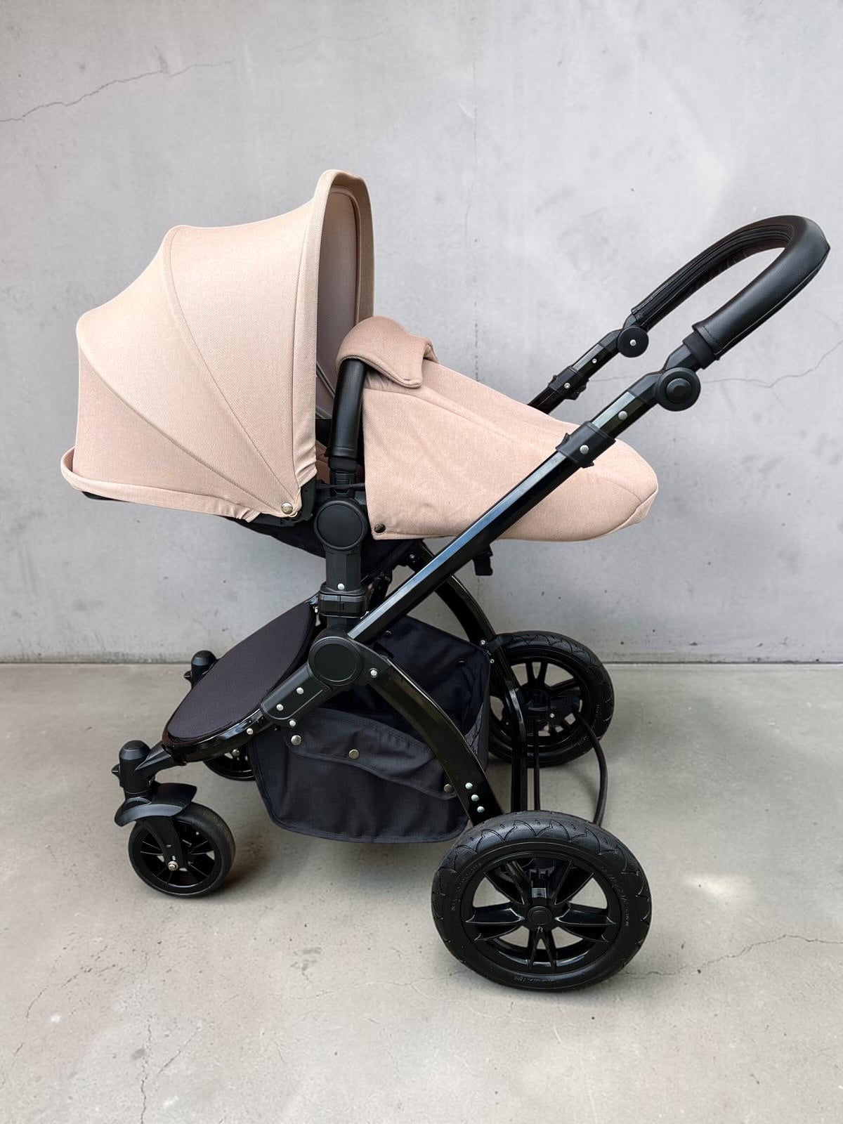 Ickle Bubba Stomp Luxe Travel System + Isofix Base - Desert / Black